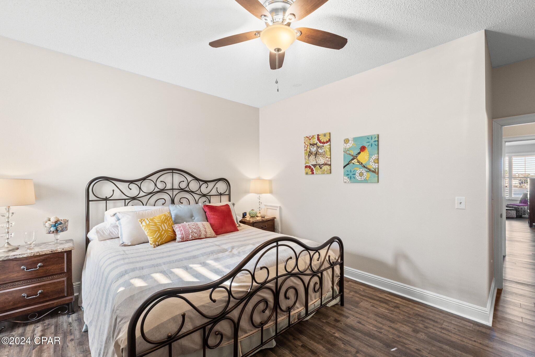 Listing photo id 37 for 4620 Bay Point Road 1018