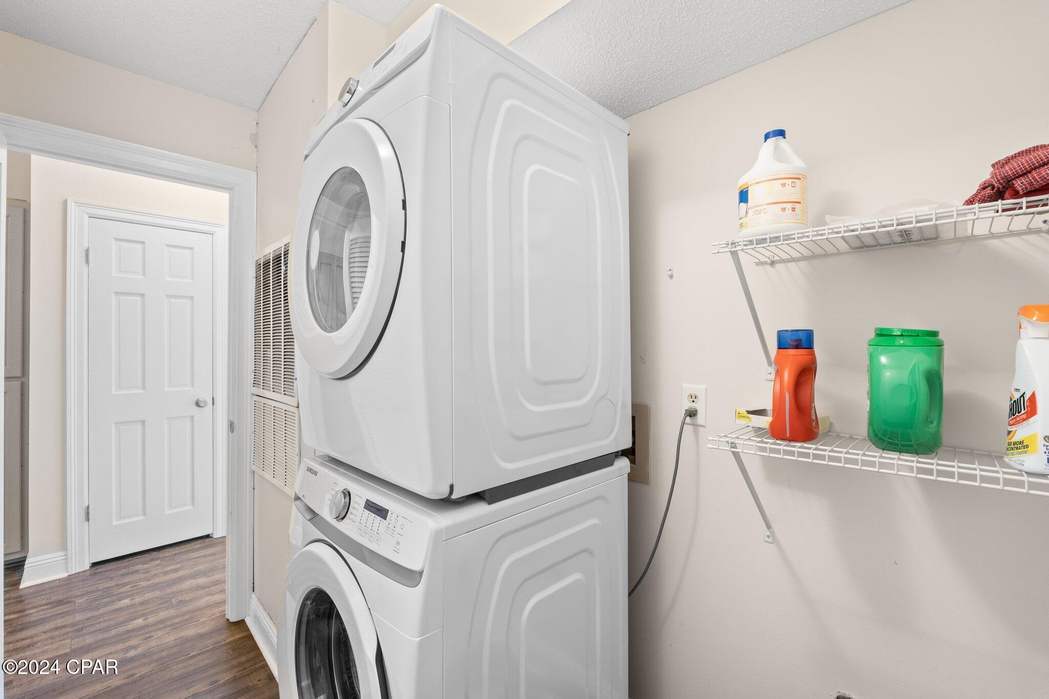 Listing photo id 39 for 4620 Bay Point Road 1018