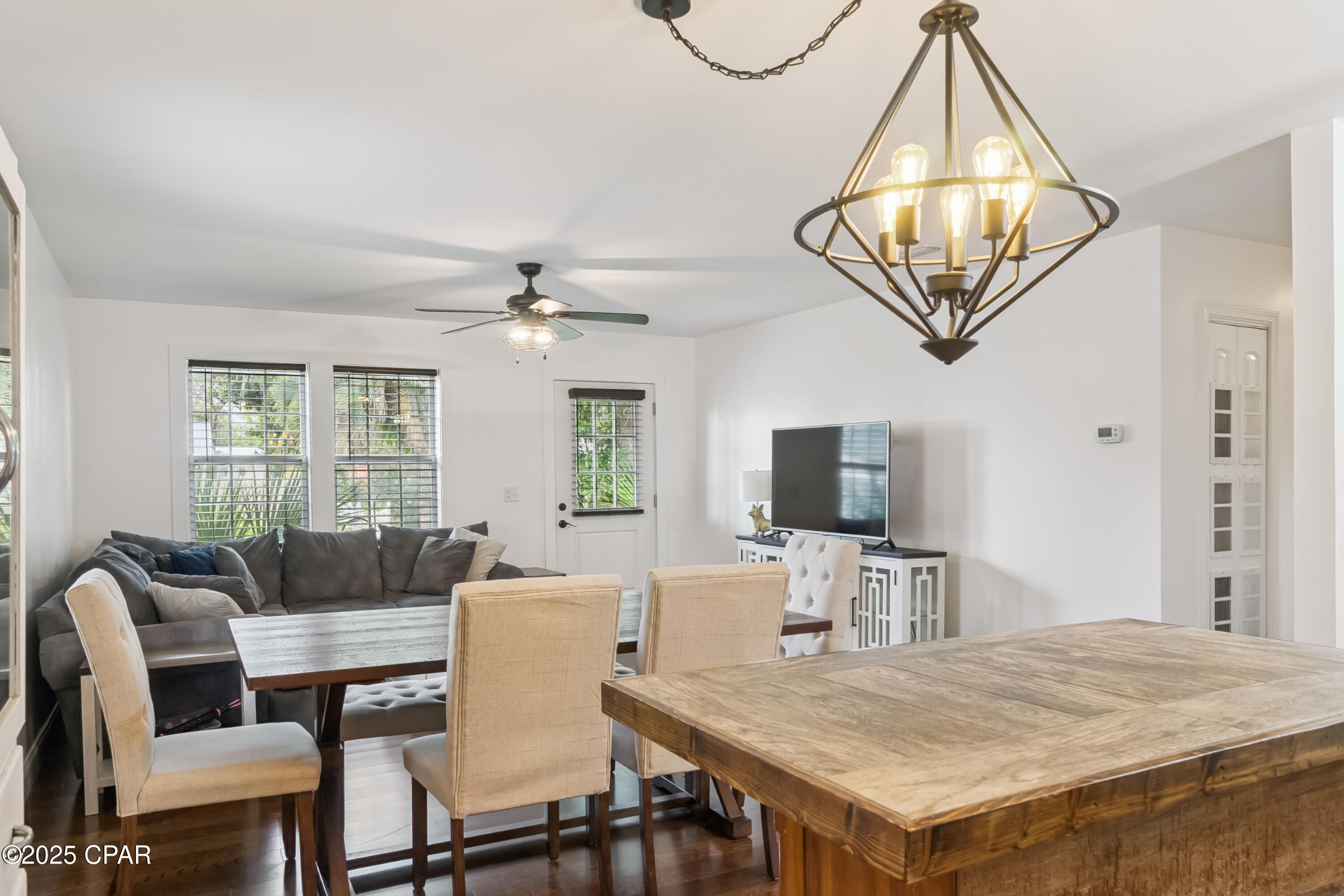 Image 10 For 605 2nd Place