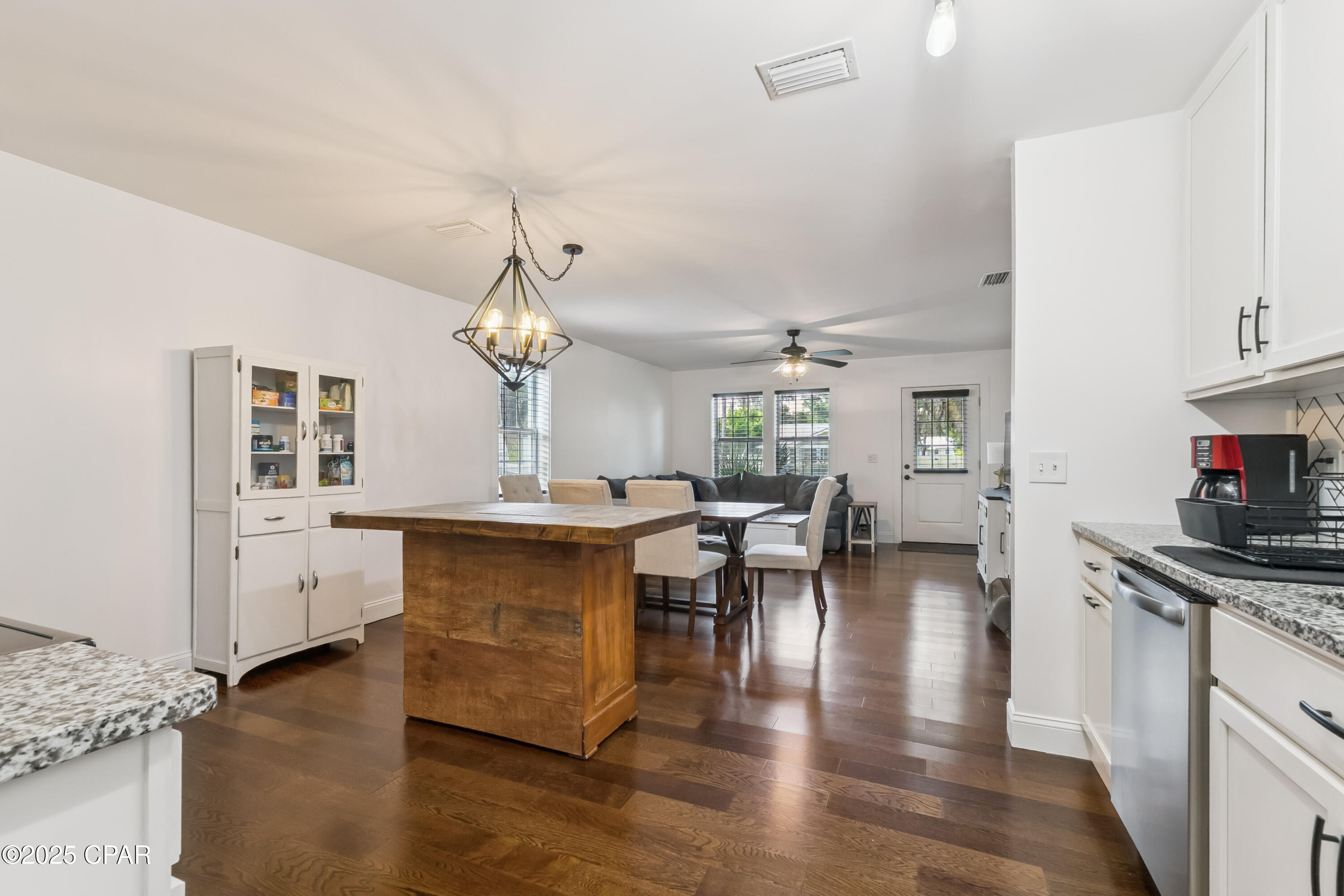 Image 14 For 605 2nd Place