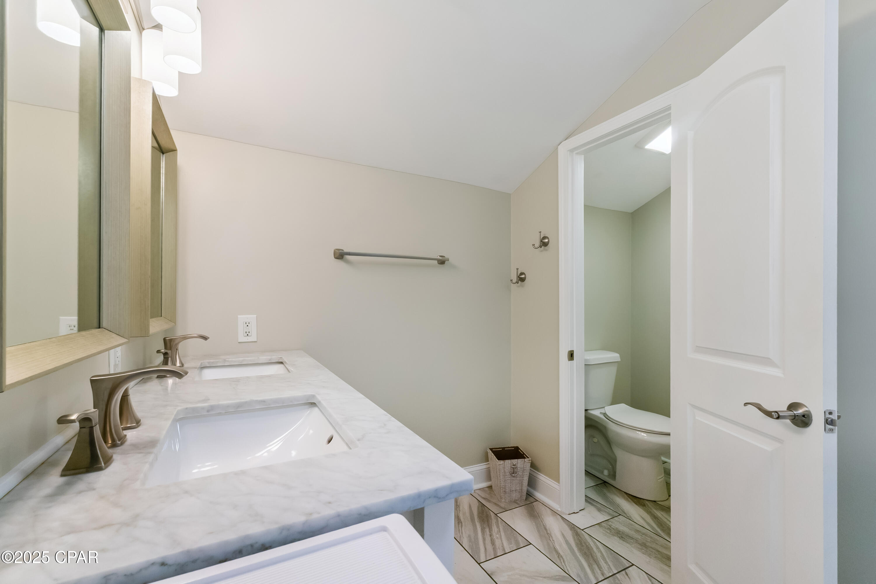 Image 17 For 605 2nd Place