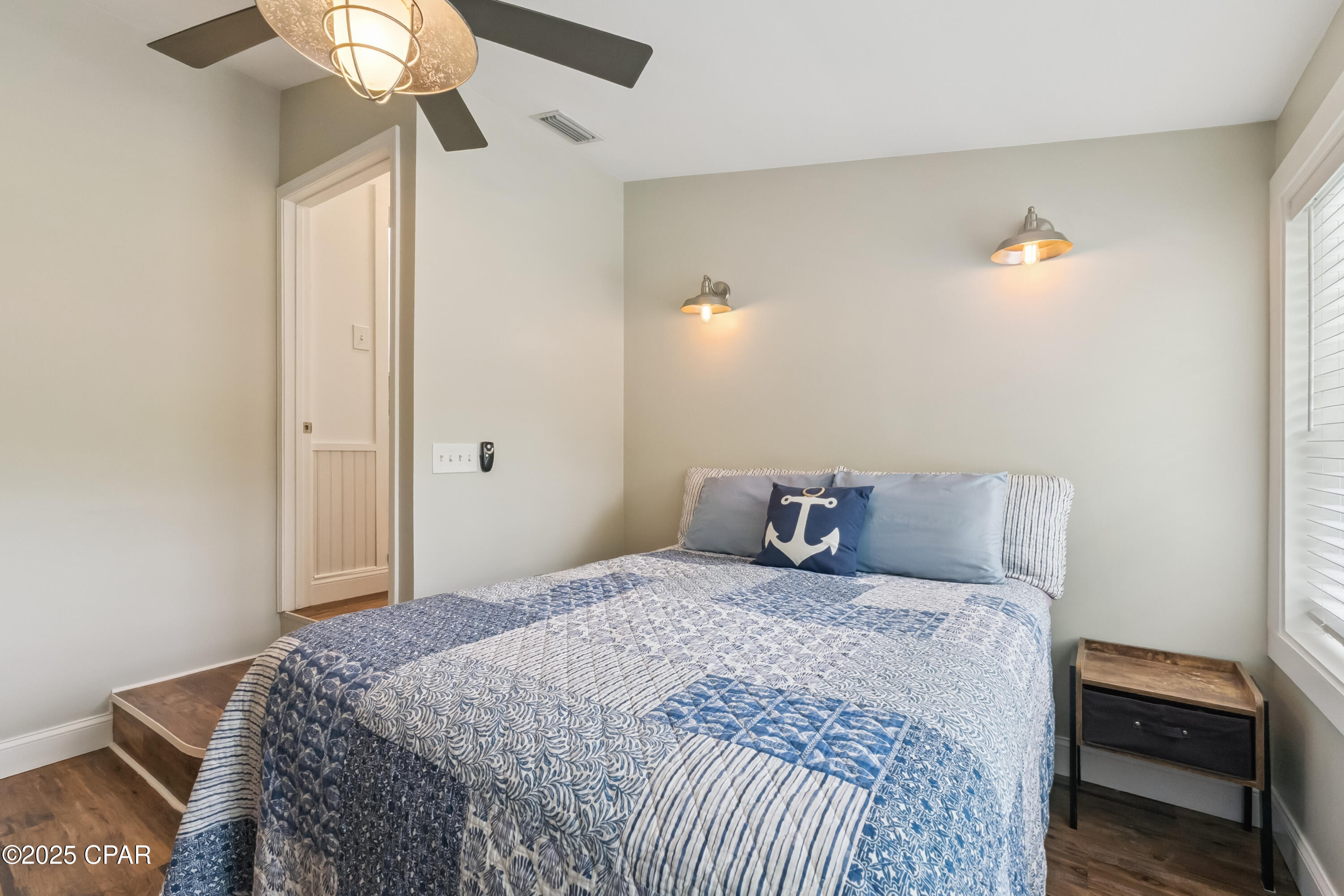 Image 20 For 605 2nd Place