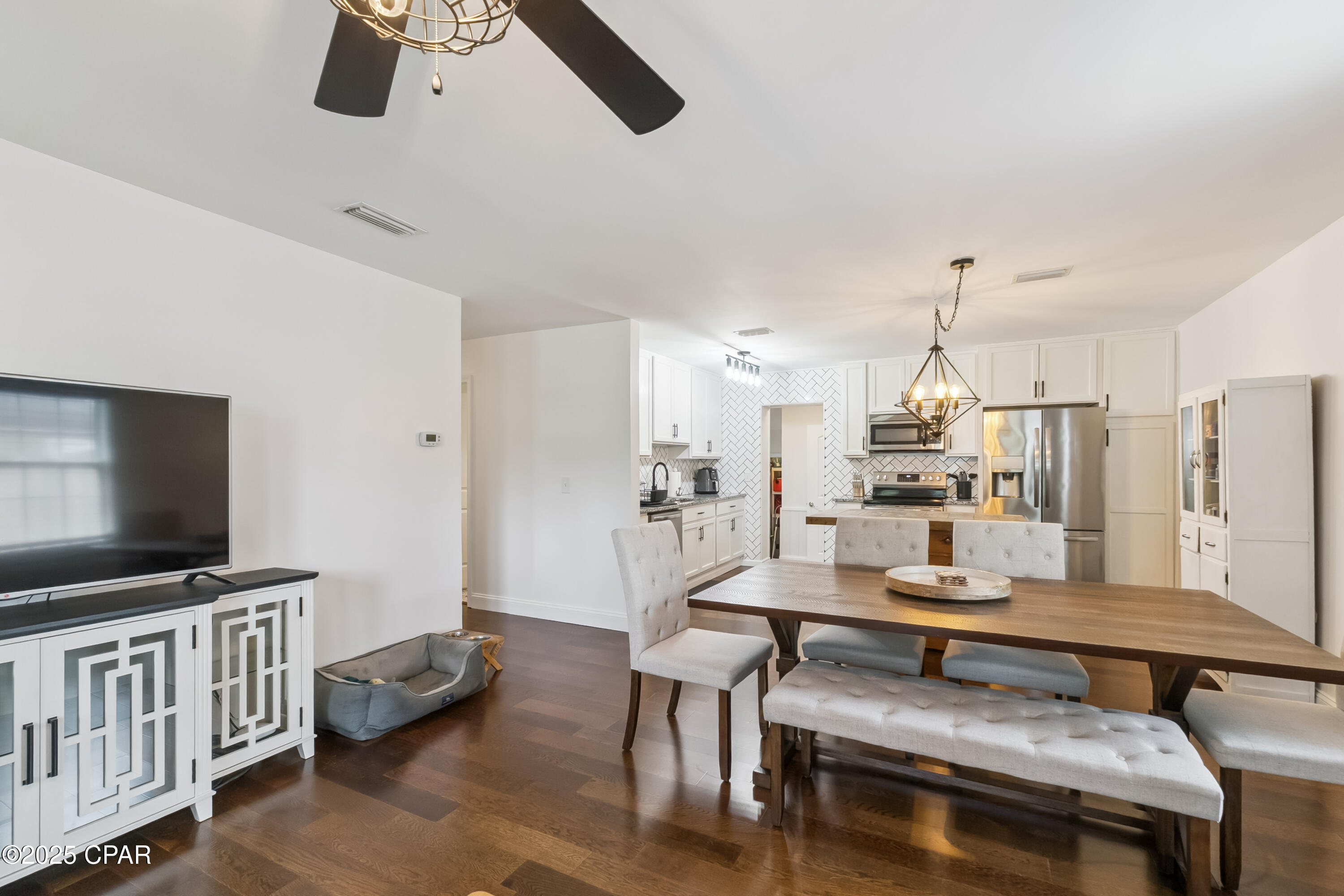 Image 3 For 605 2nd Place