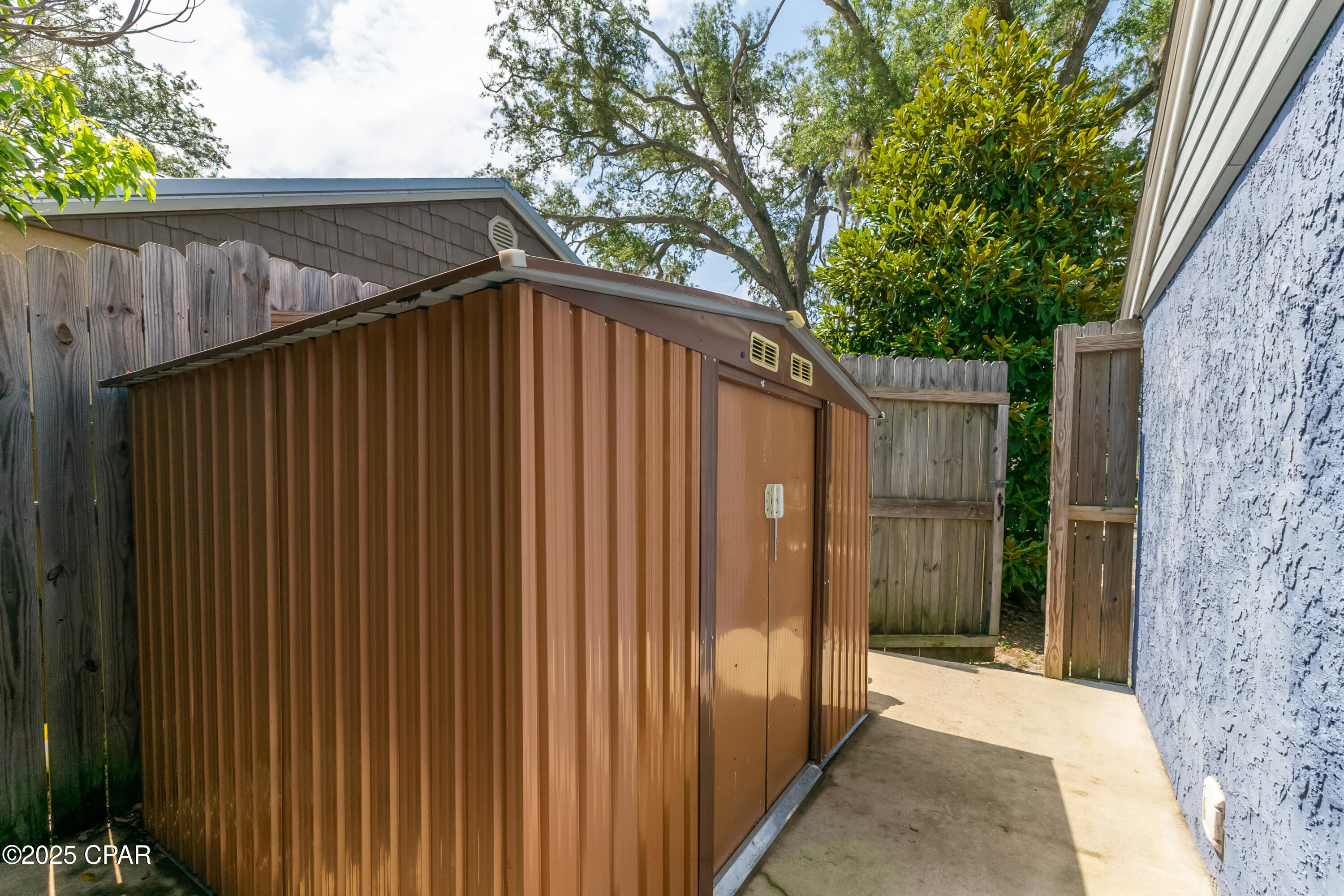 Image 36 For 605 2nd Place