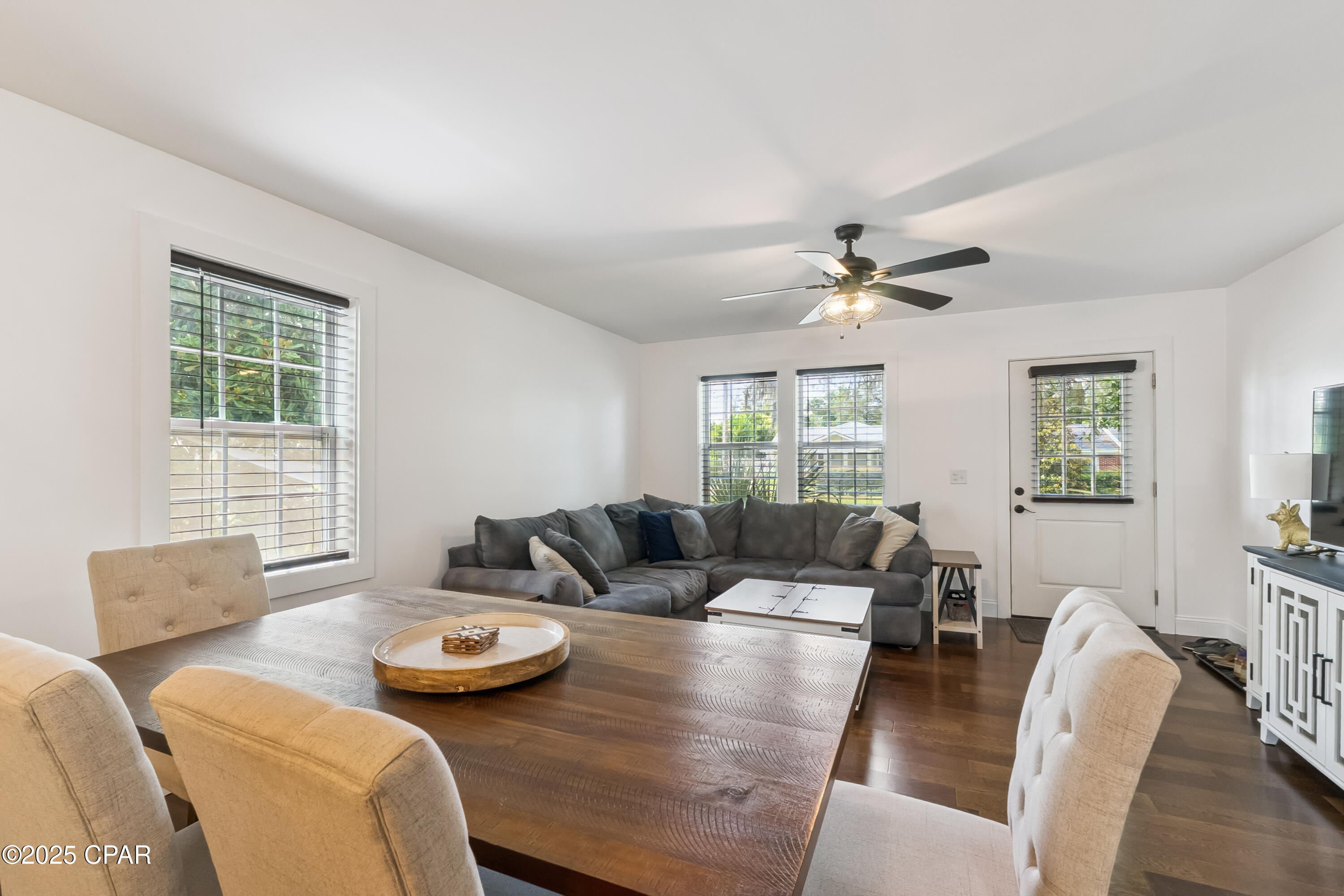 Image 8 For 605 2nd Place