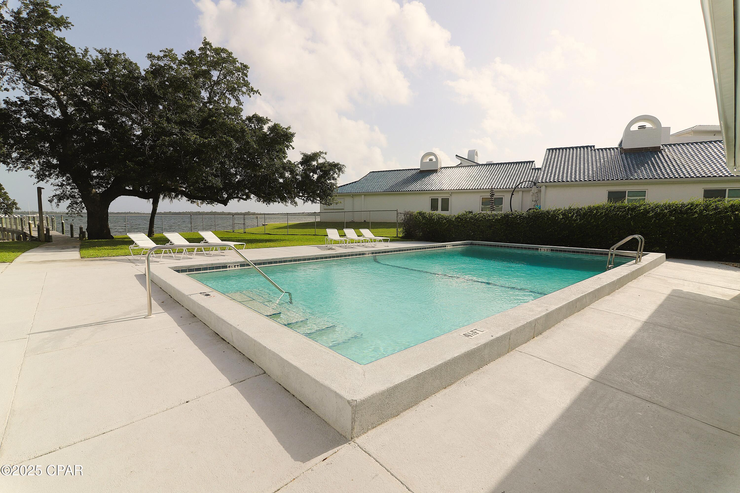 Image 34 For 100 Cherry Street 405