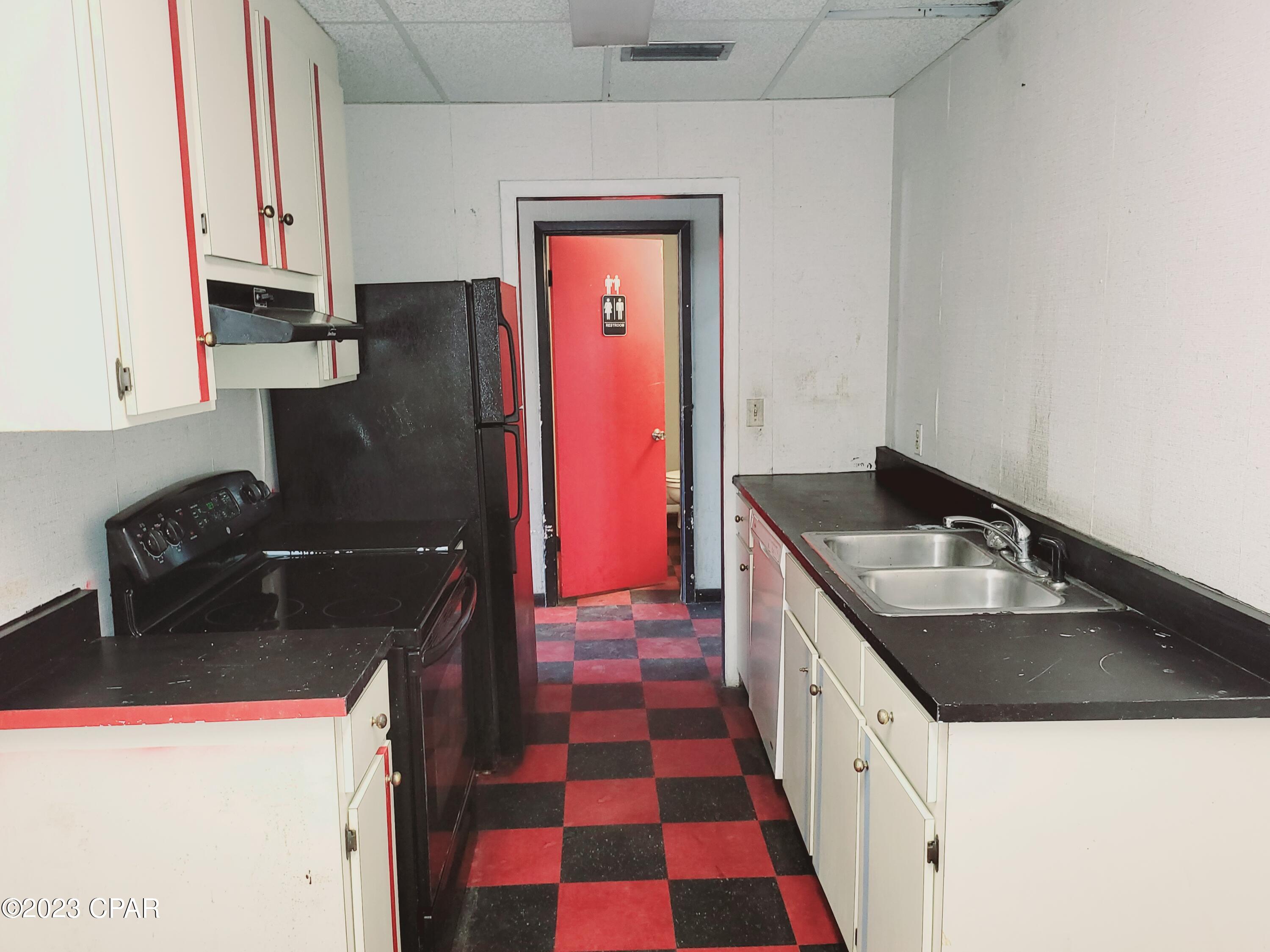 Image 12 For 8426 Thomas Drive