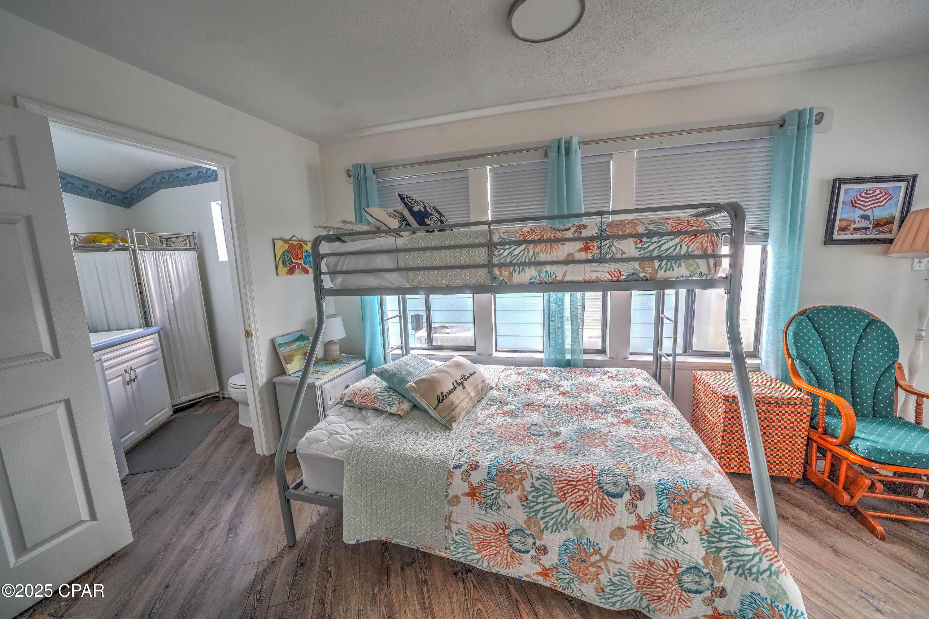 Image 30 For 219 Squid Lane