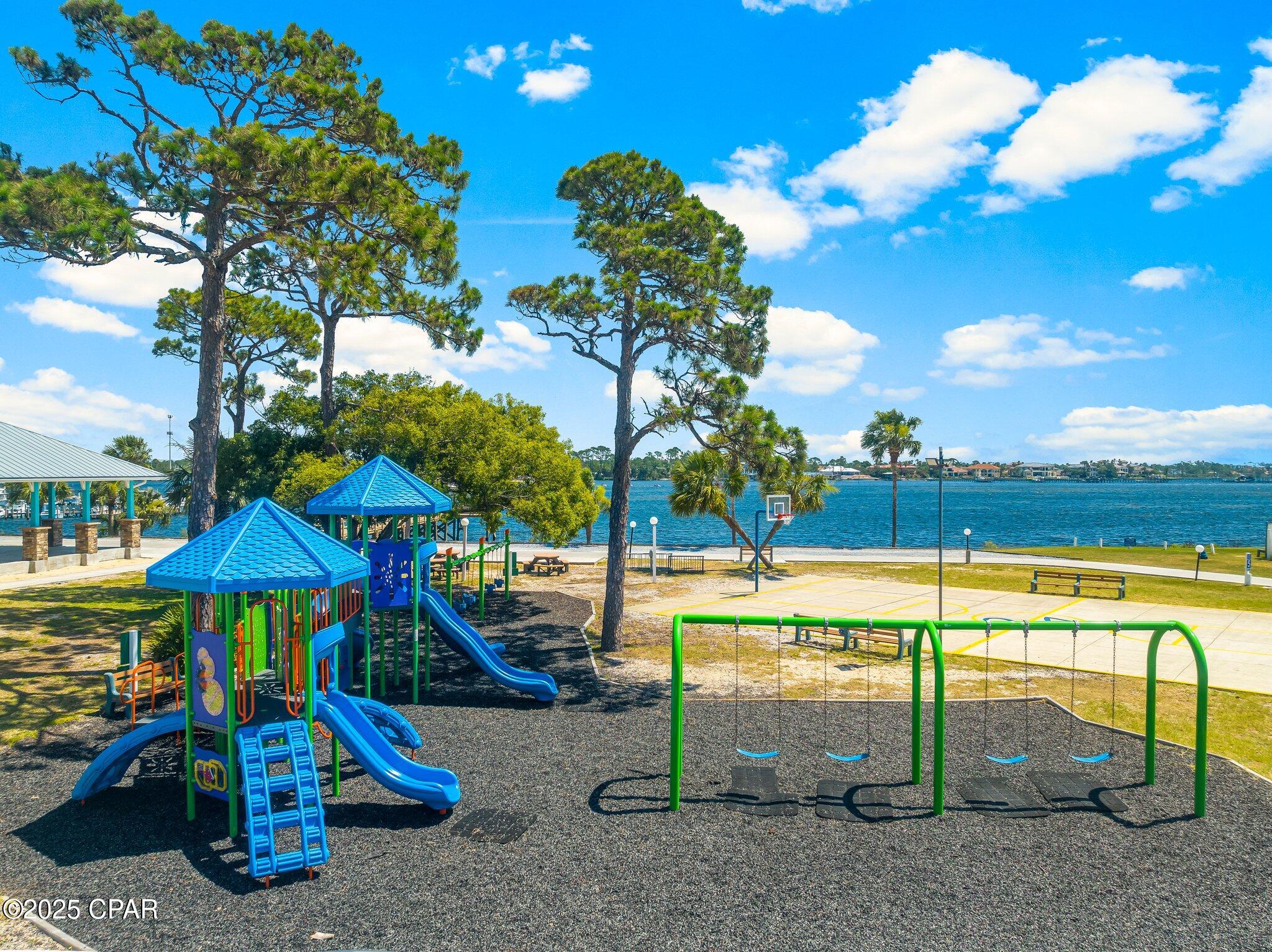 Image 45 For 219 Squid Lane