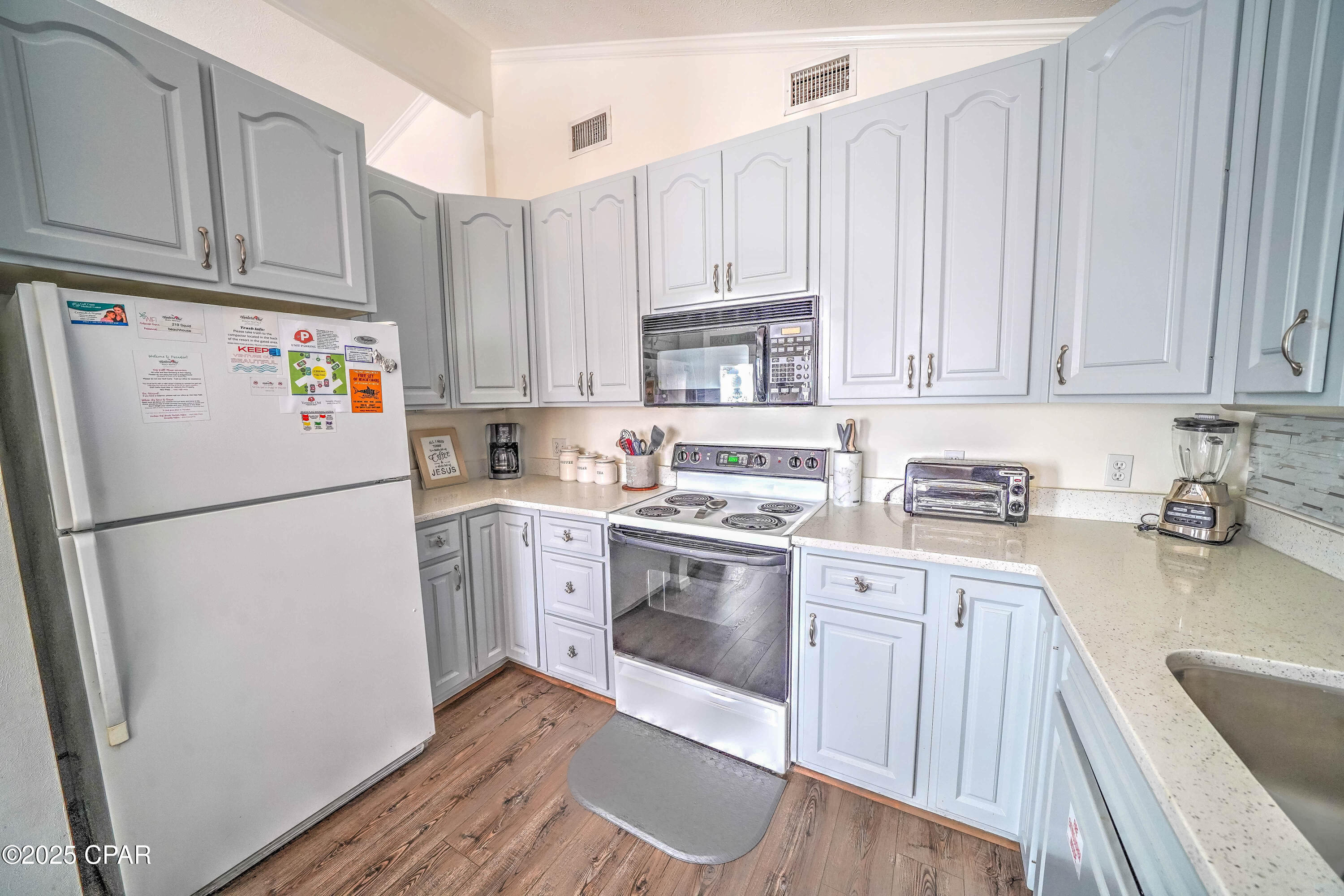 Image 8 For 219 Squid Lane