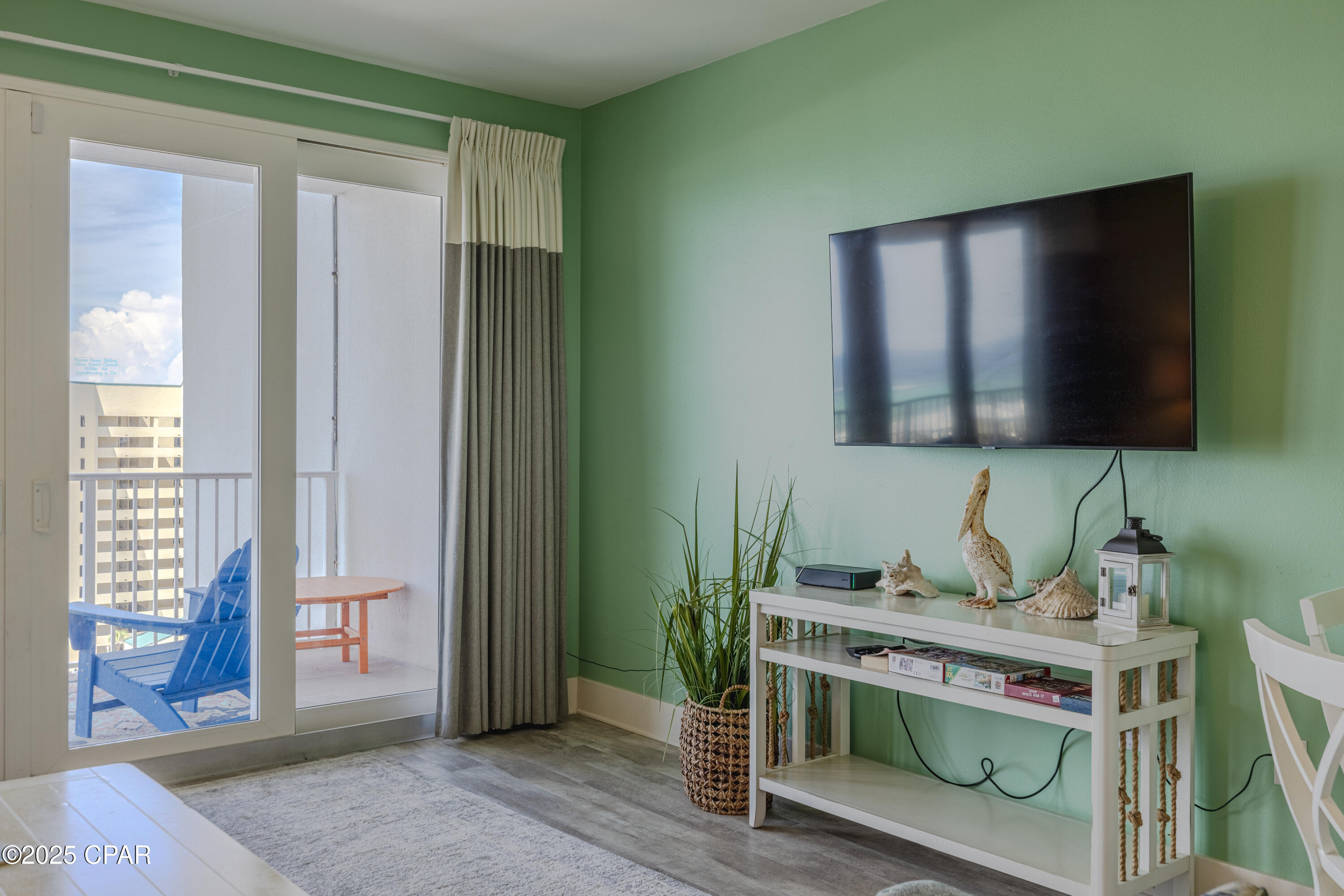 Image 10 For 9860 Thomas Drive 911