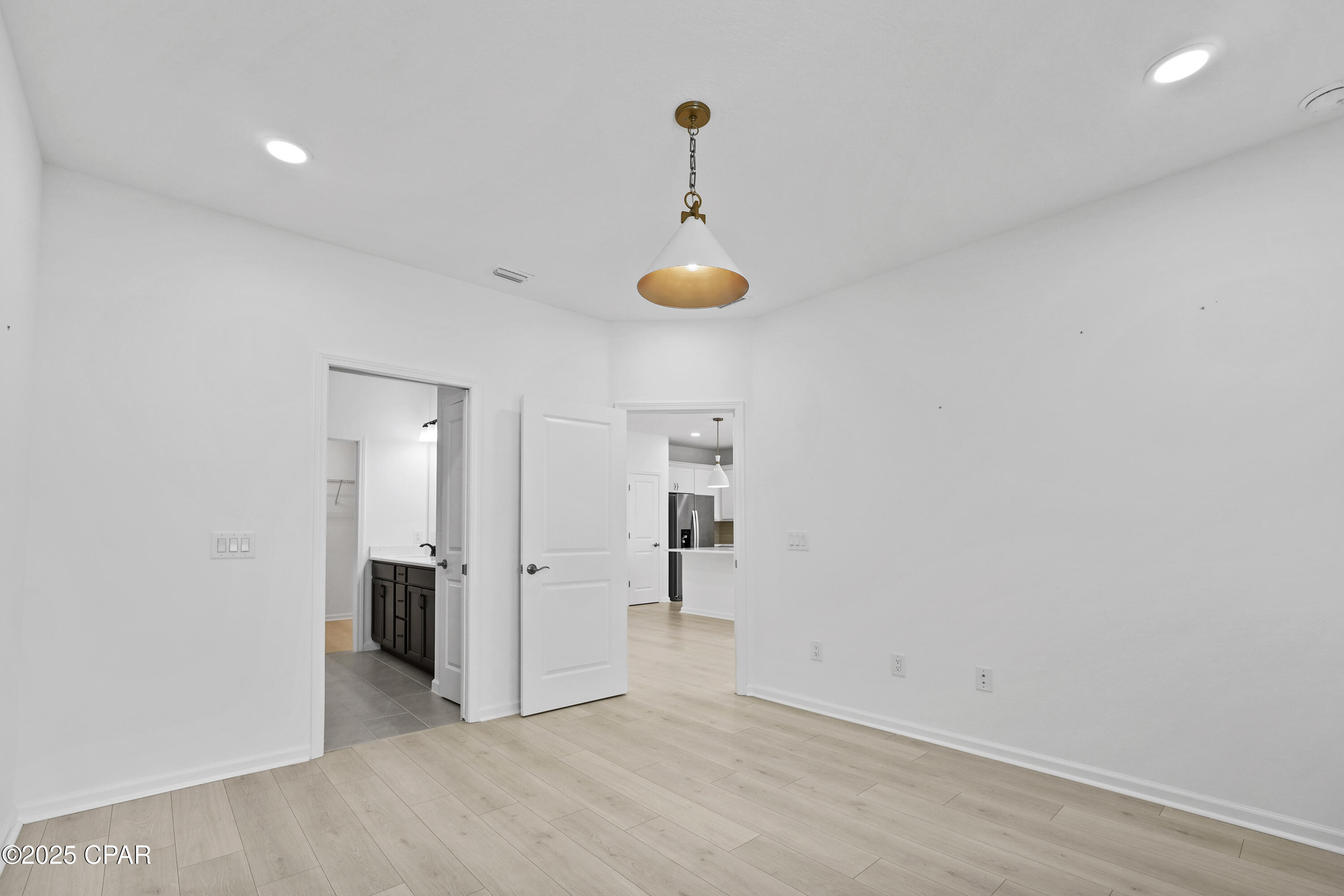 Image 11 For 8833 Attitude Avenue