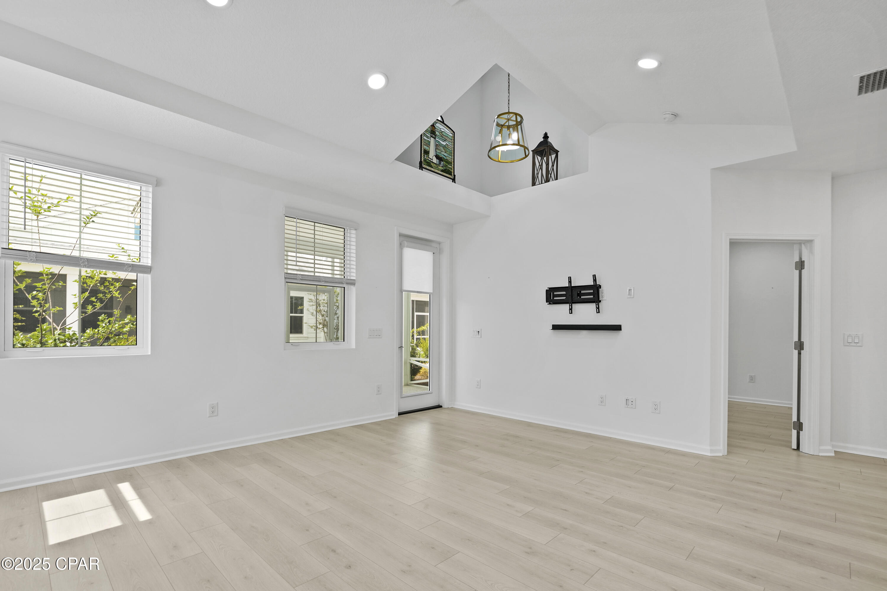 Image 18 For 8833 Attitude Avenue