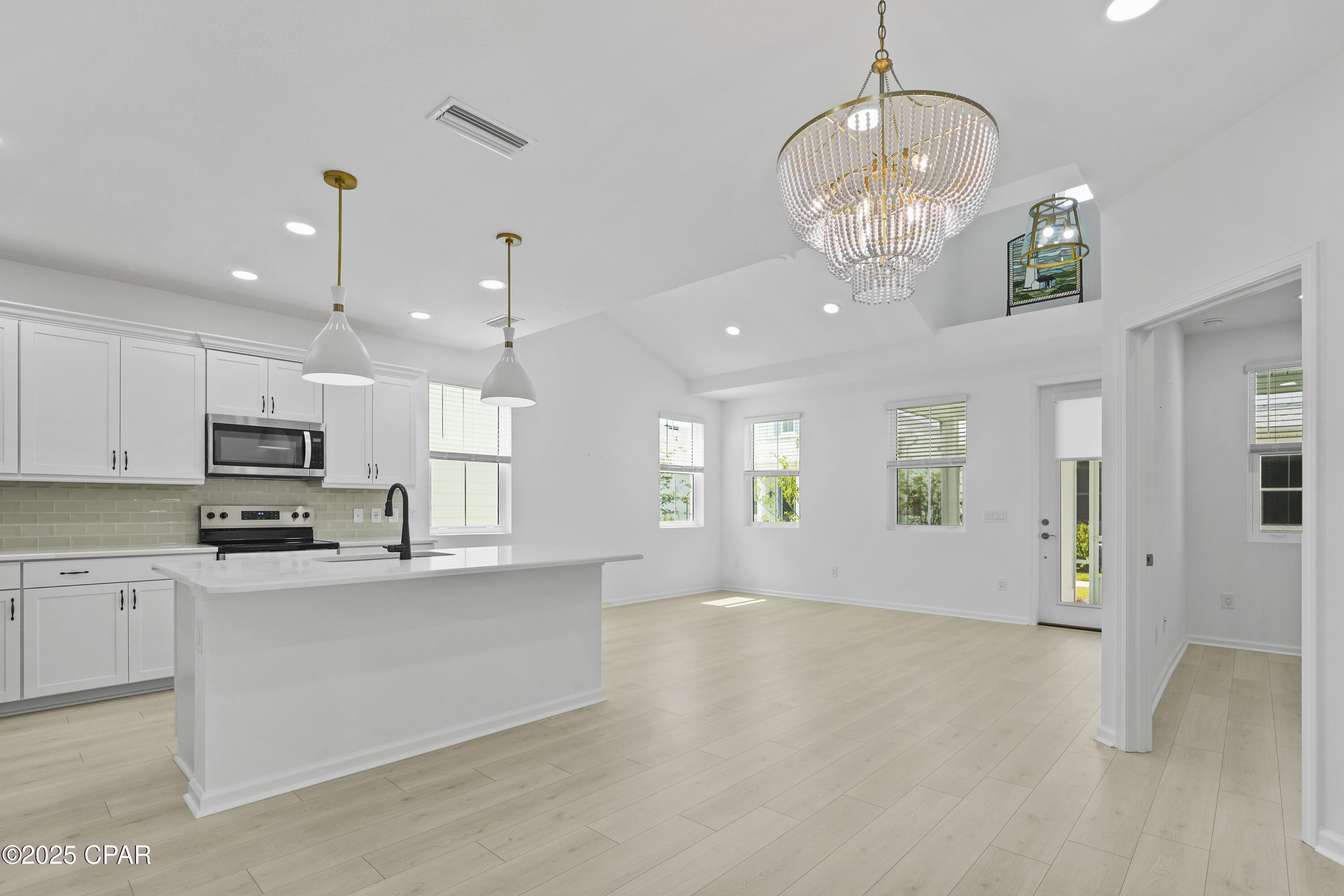 Image 3 For 8833 Attitude Avenue