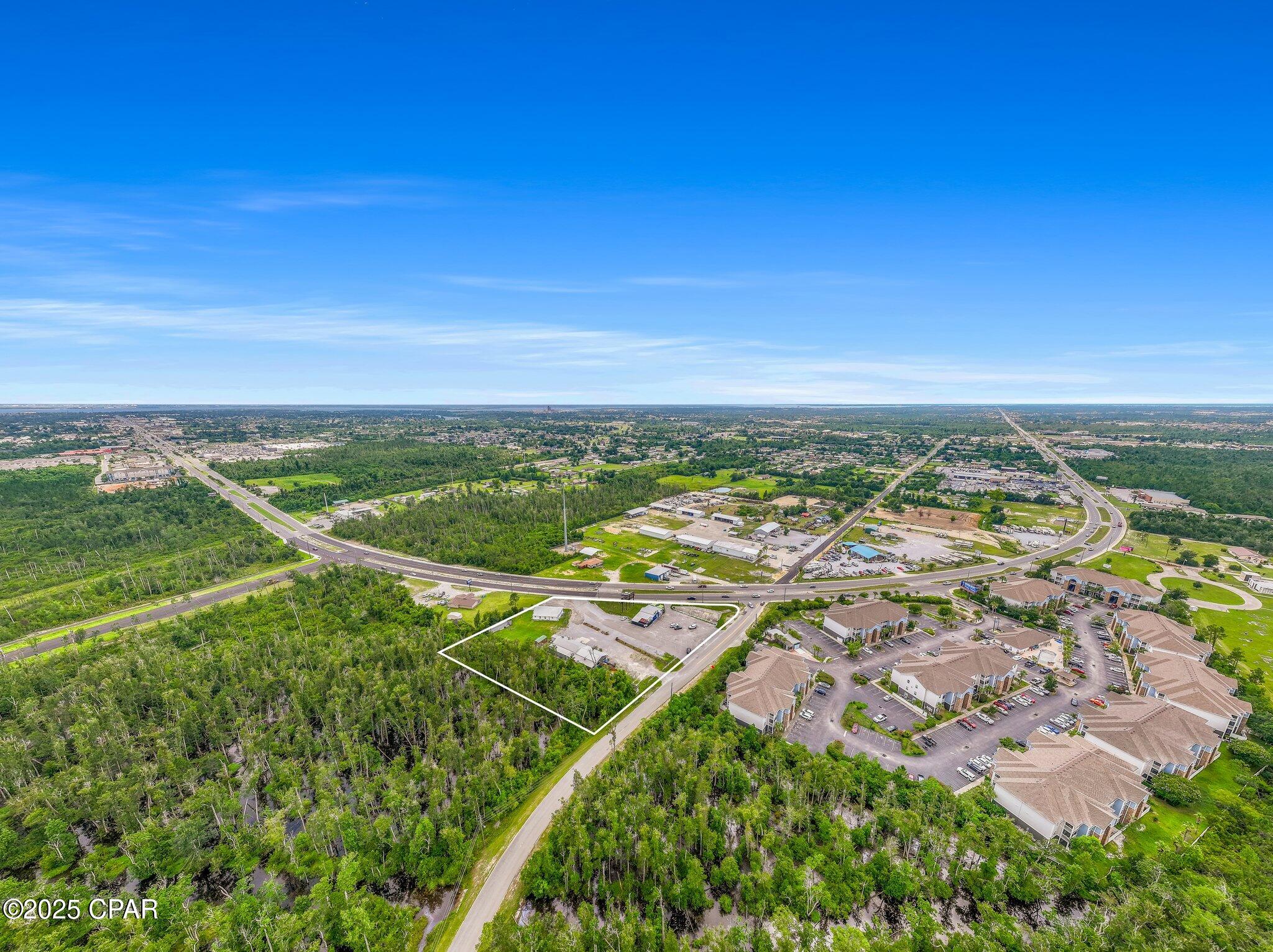 Listing photo id 10 for 1320 Tyndall Parkway Parkway