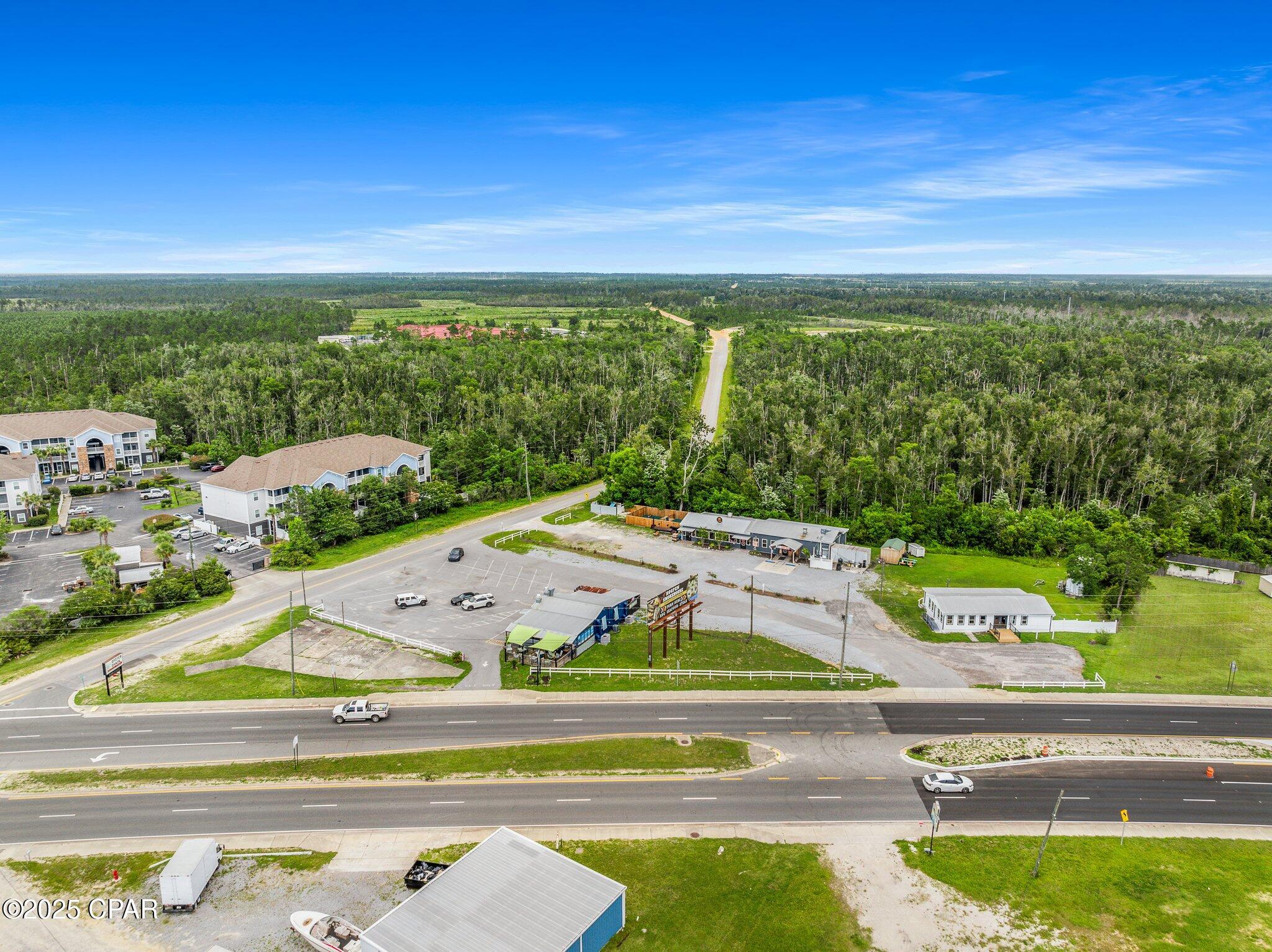 Listing photo id 13 for 1320 Tyndall Parkway Parkway