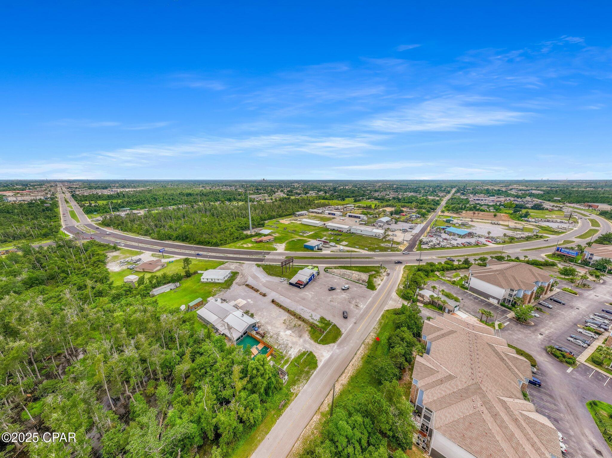 Listing photo id 16 for 1320 Tyndall Parkway Parkway