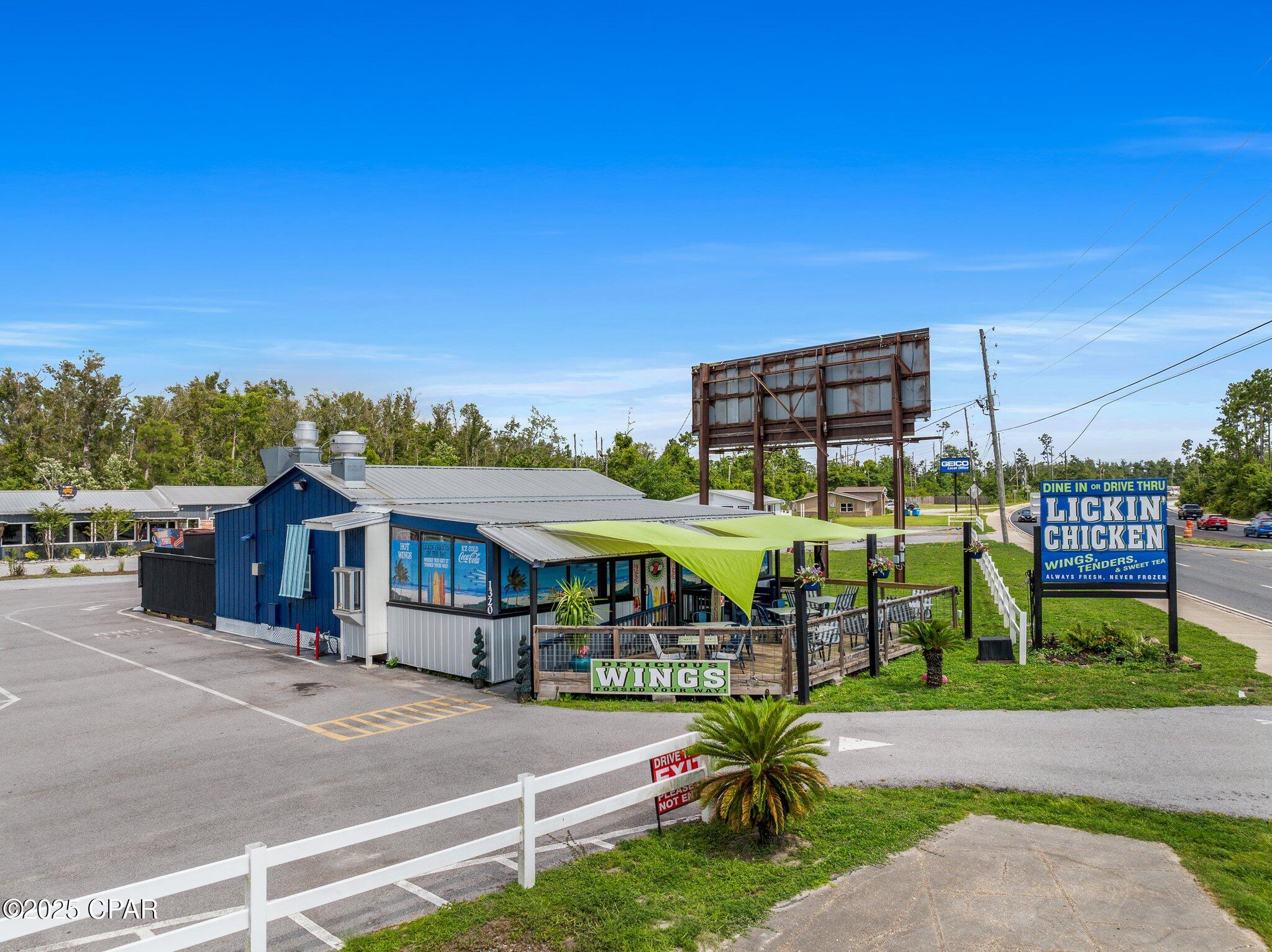 Listing photo id 5 for 1320 Tyndall Parkway Parkway