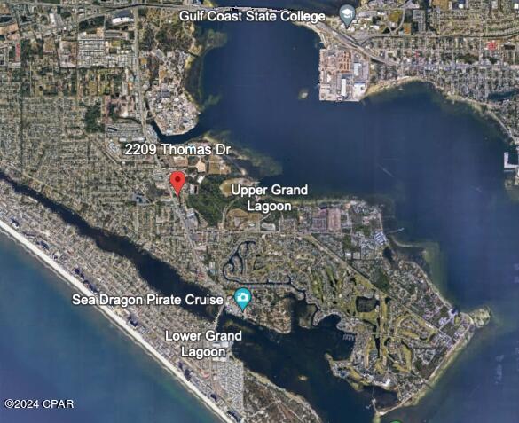 Listing photo id 3 for 2209 Thomas Drive