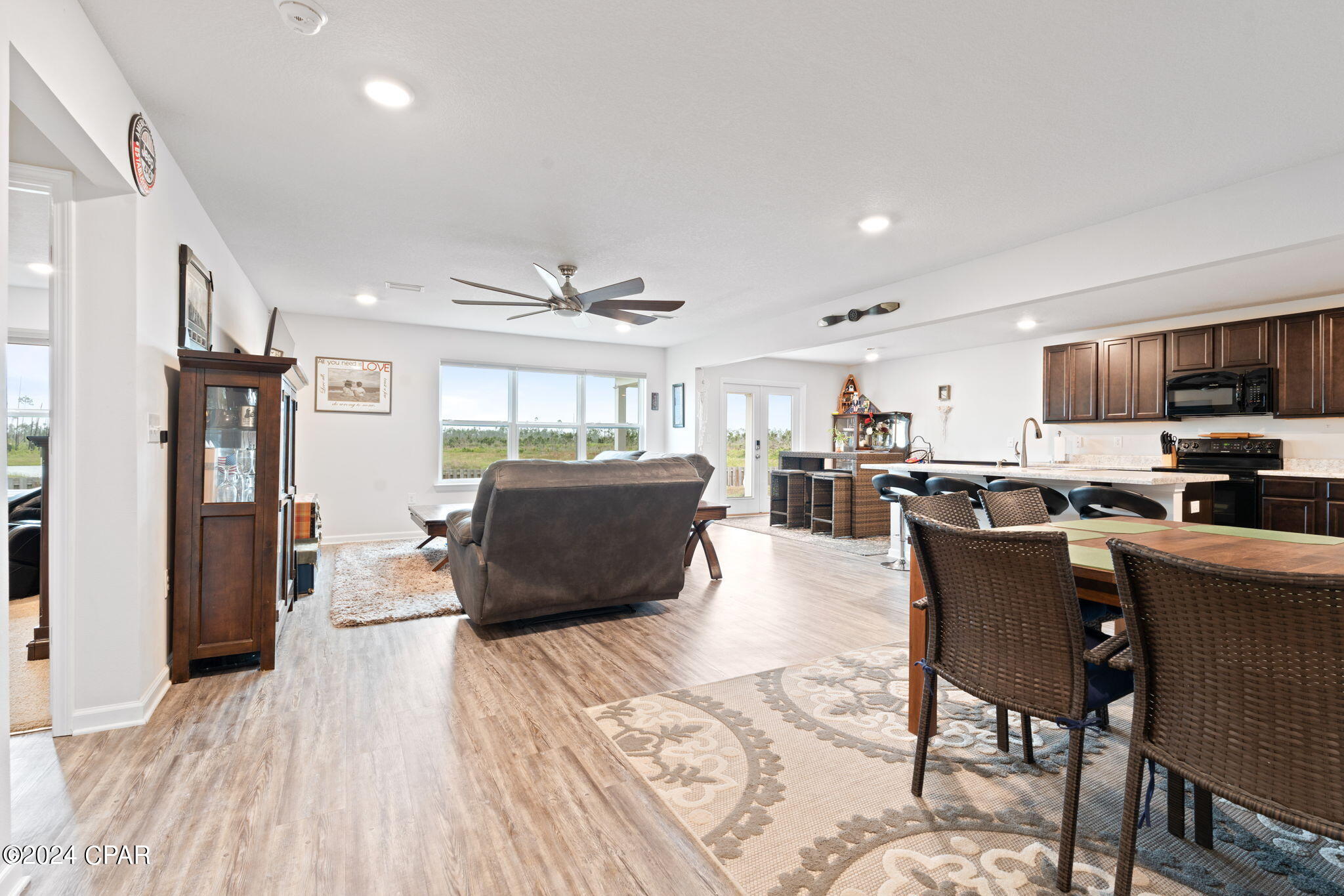 Listing photo id 5 for 3946 Whitehead Boulevard