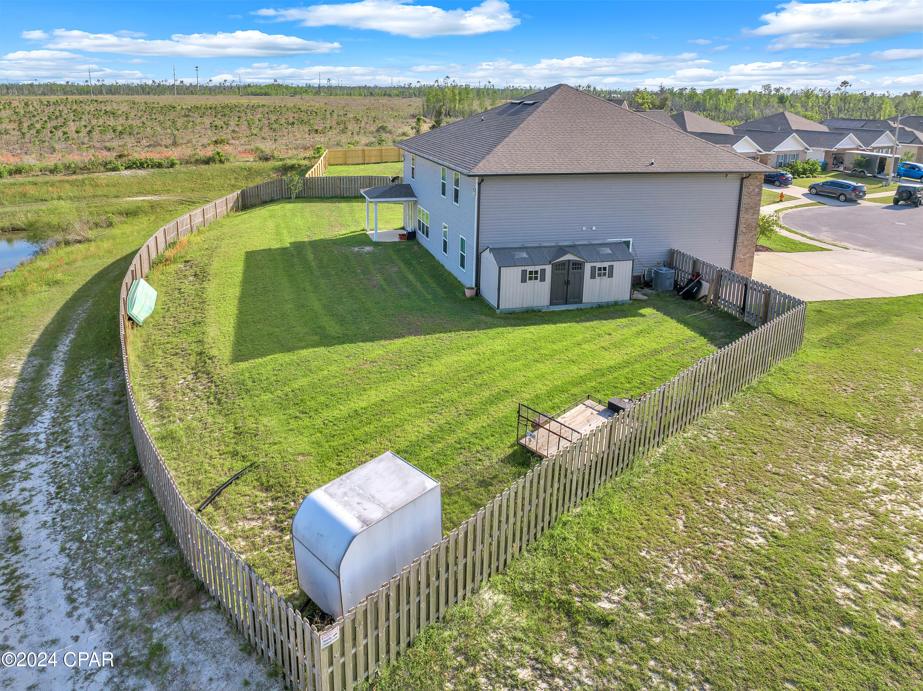 Listing photo id 55 for 3946 Whitehead Boulevard