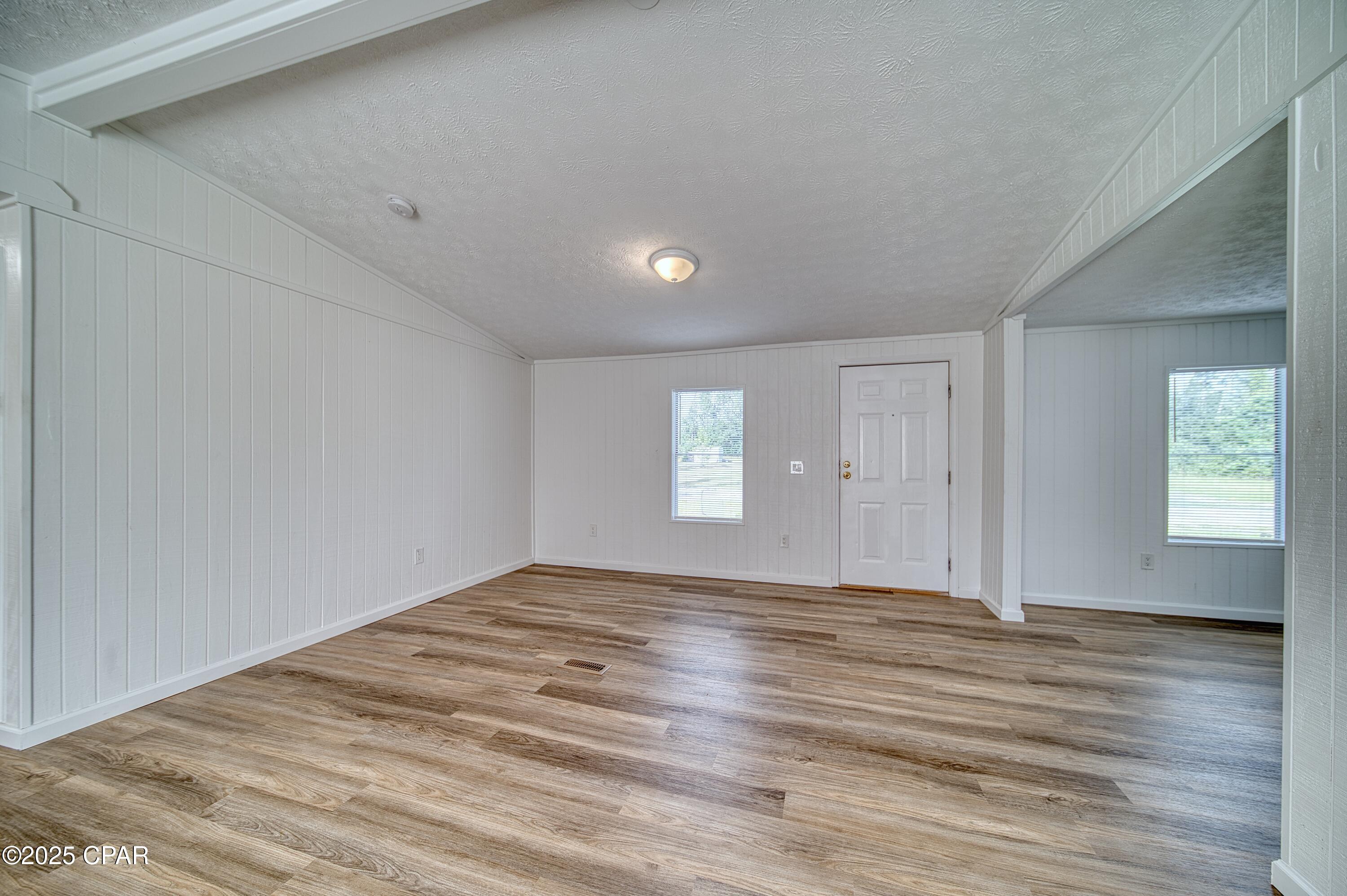 Image 5 For 7923 Santa Rosa Avenue