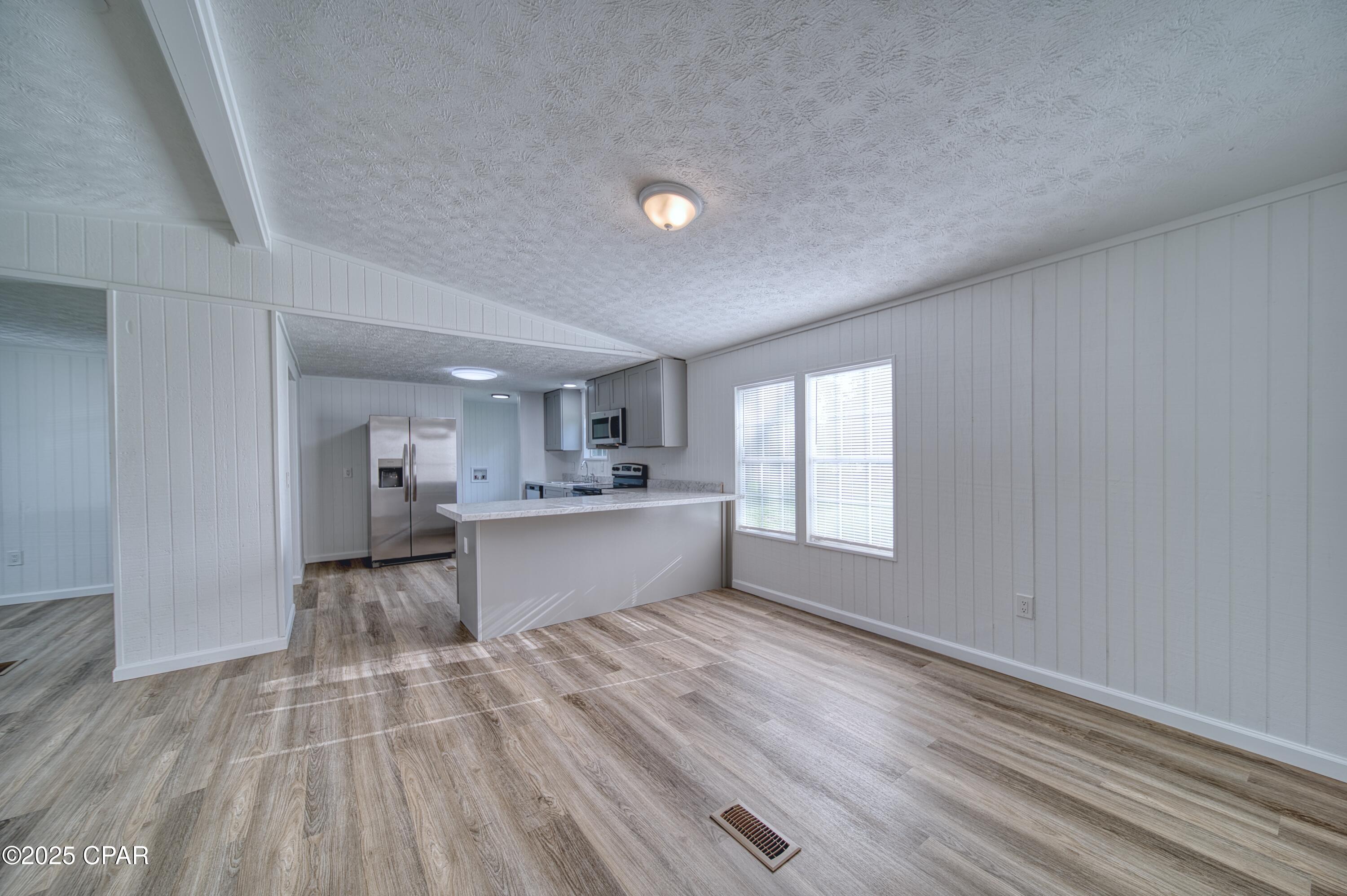 Image 9 For 7923 Santa Rosa Avenue