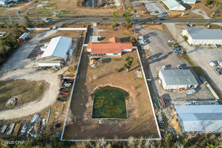 Listing photo id 12 for 2742 390 Highway