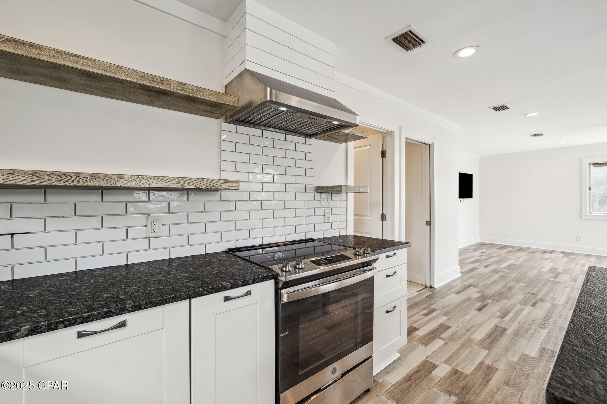 Image 14 For 2460 County Highway 30a