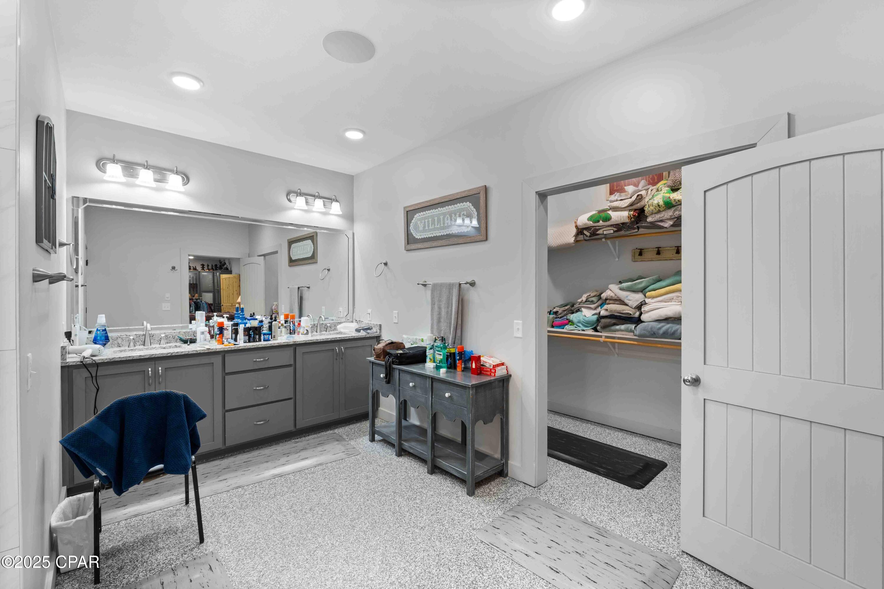 Image 29 For 701 State Road 20 W