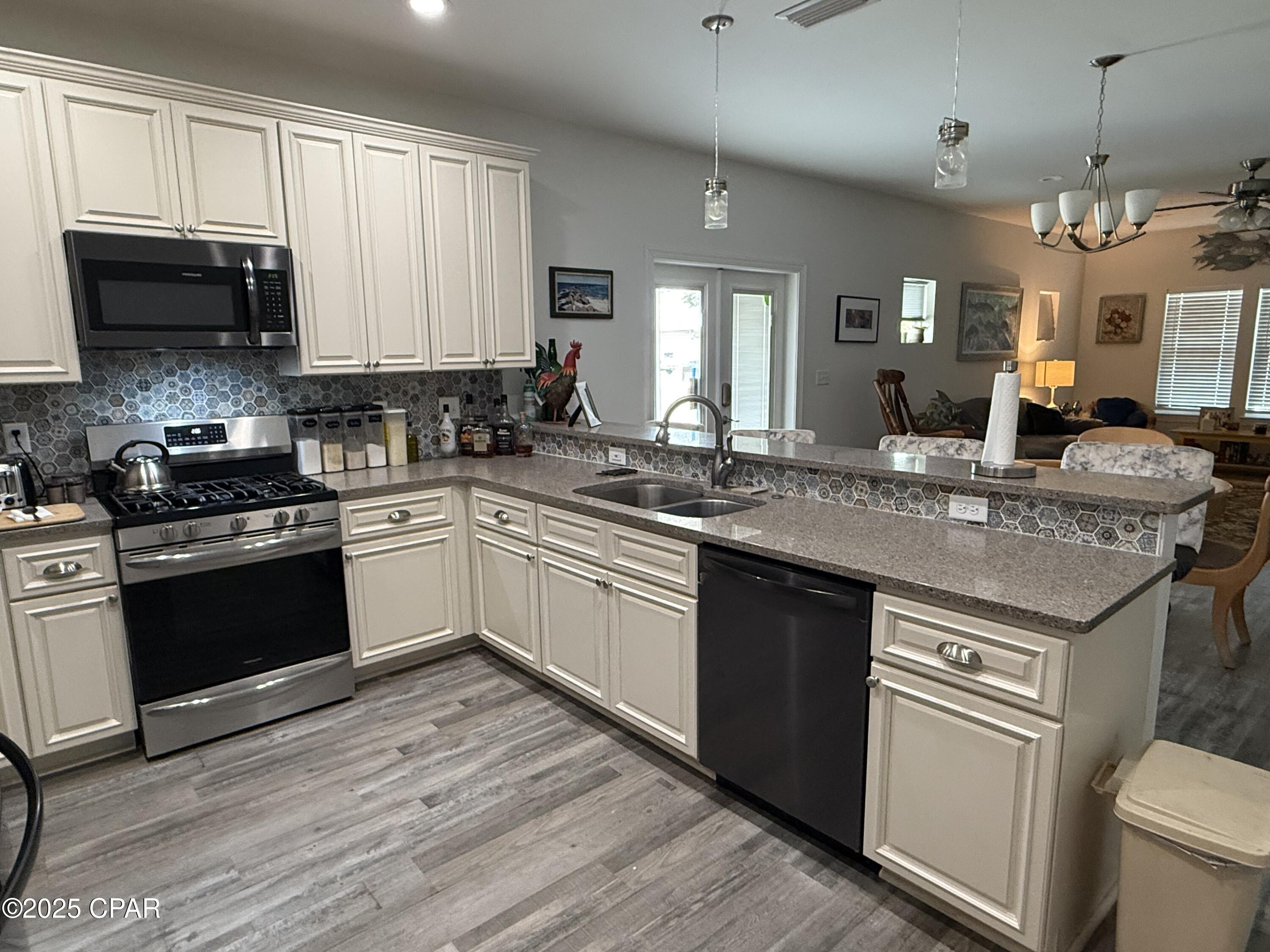 Image 16 For 237 Sherman Avenue