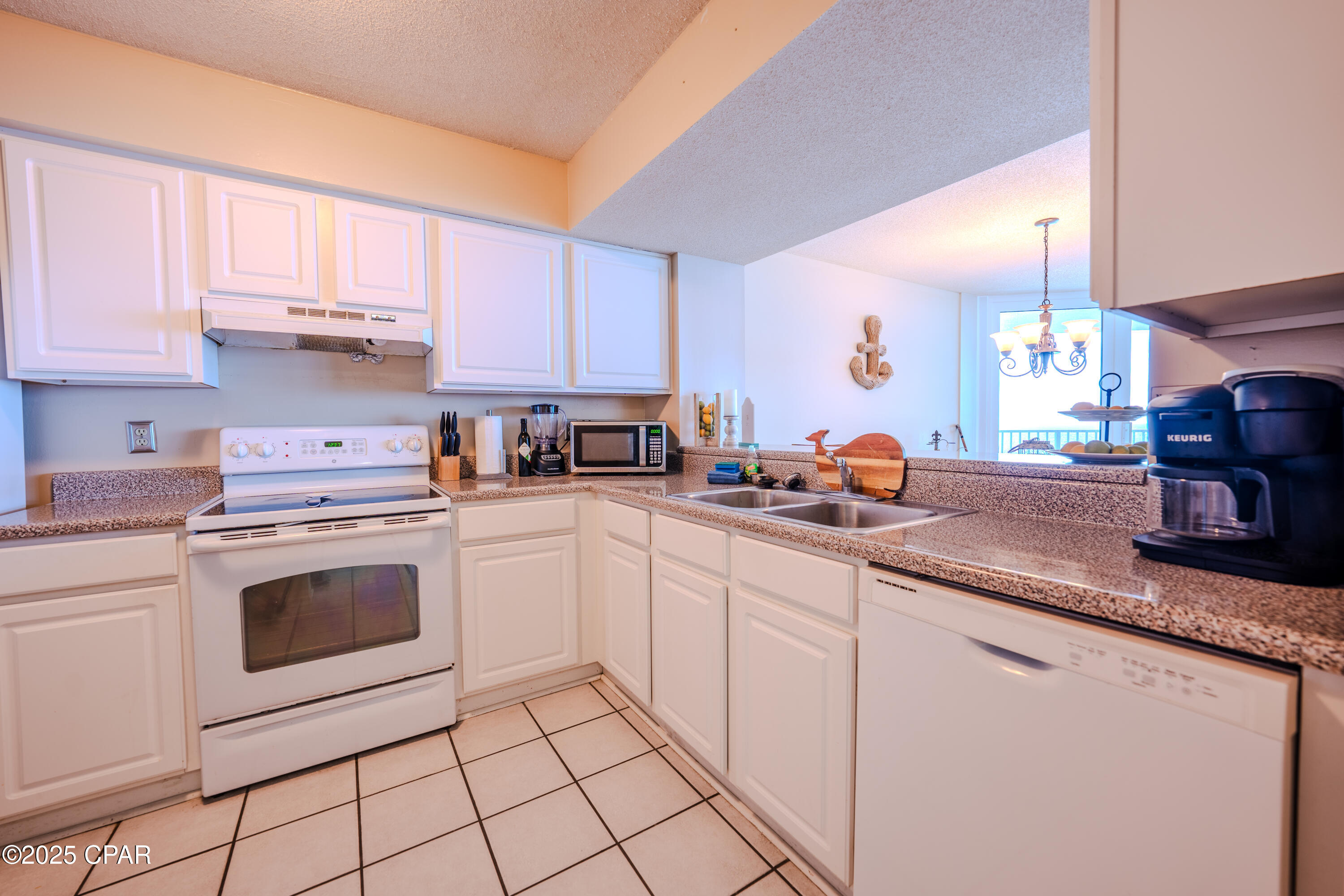 Image 9 For 7205 Thomas Drive  1206 E