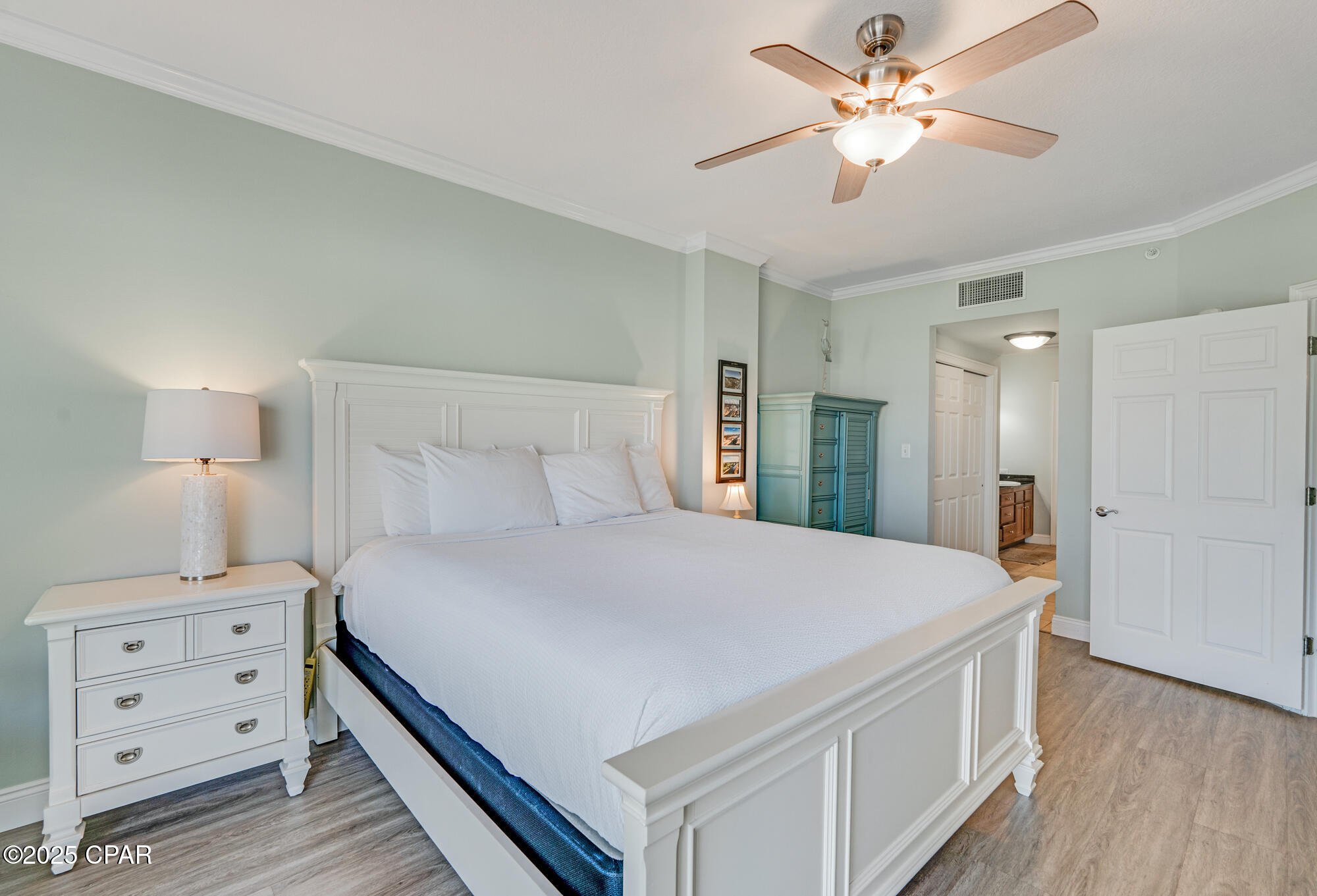 Listing photo id 20 for 800 Highway 98  302