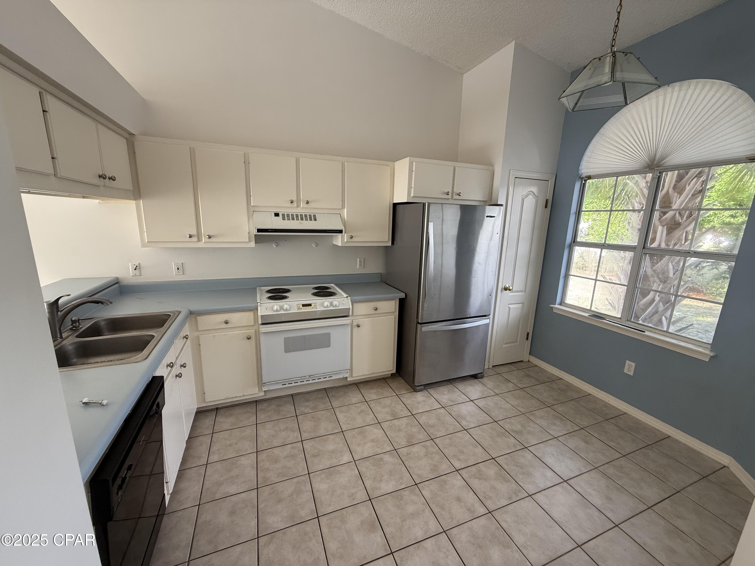 Image 5 For 212 Argonaut Street