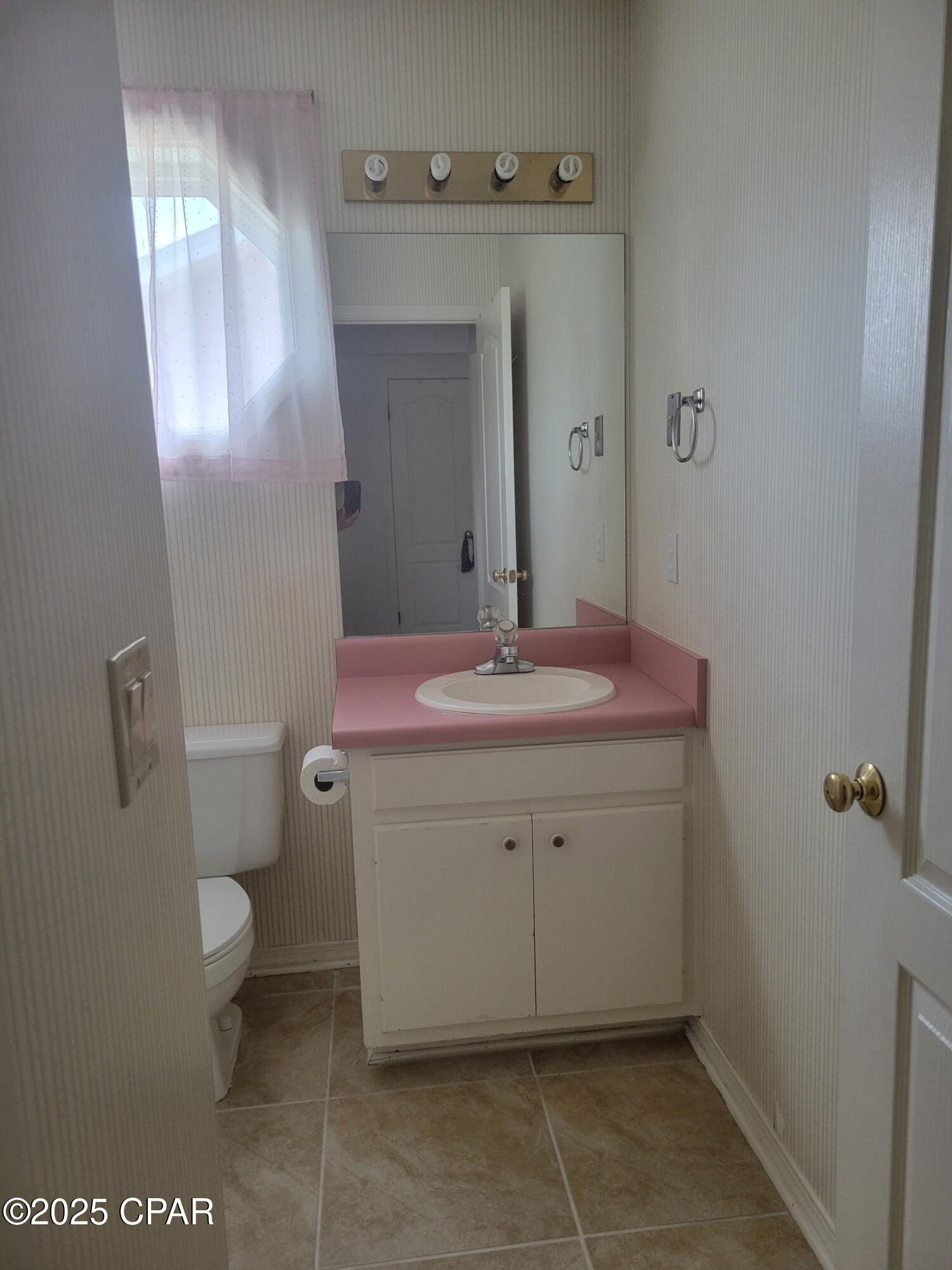 Image 9 For 212 Argonaut Street