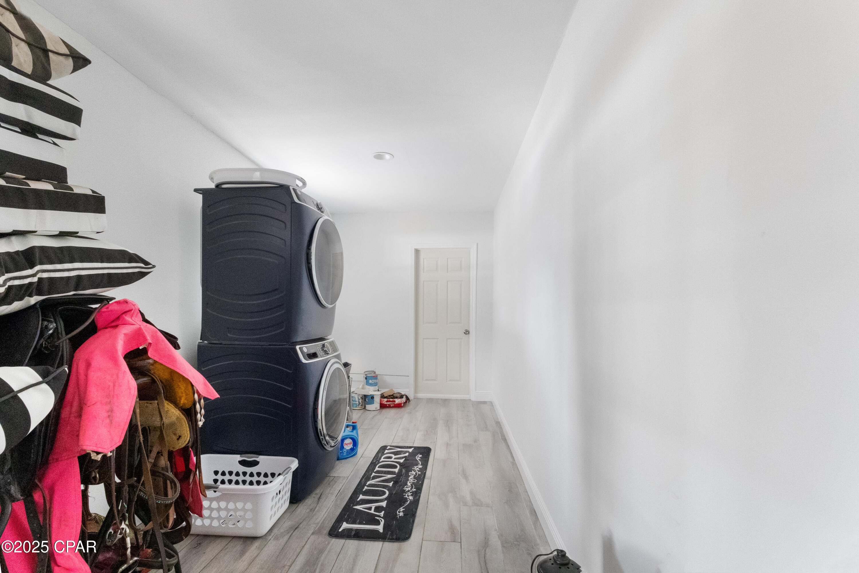 Listing photo id 14 for 2742 390 Highway
