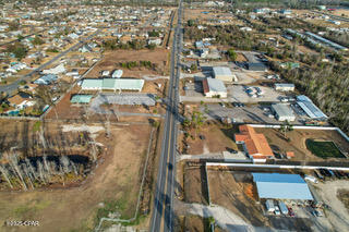 Listing photo id 17 for 2742 390 Highway