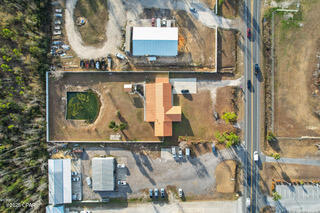 Listing photo id 21 for 2742 390 Highway