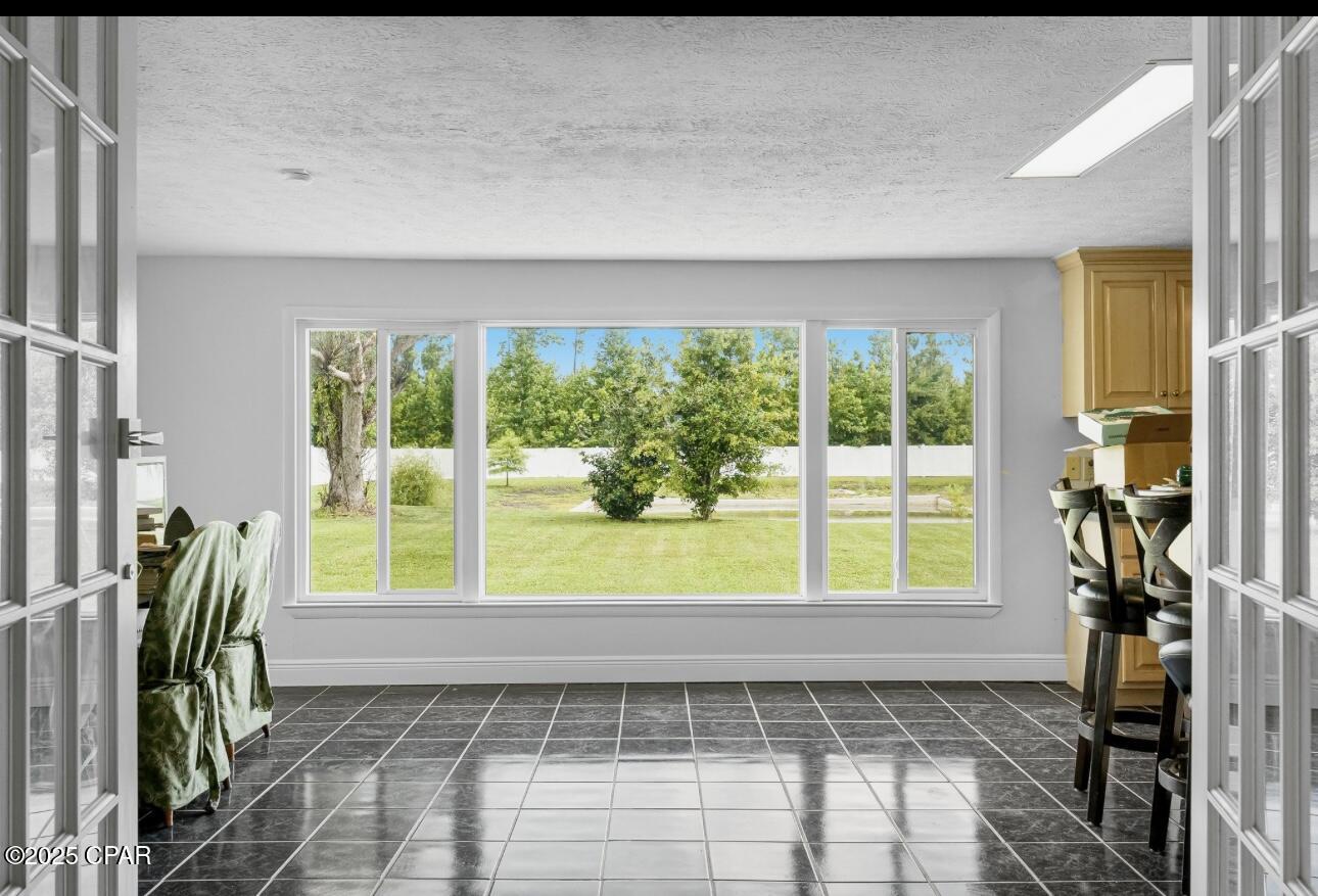 Listing photo id 26 for 2742 390 Highway