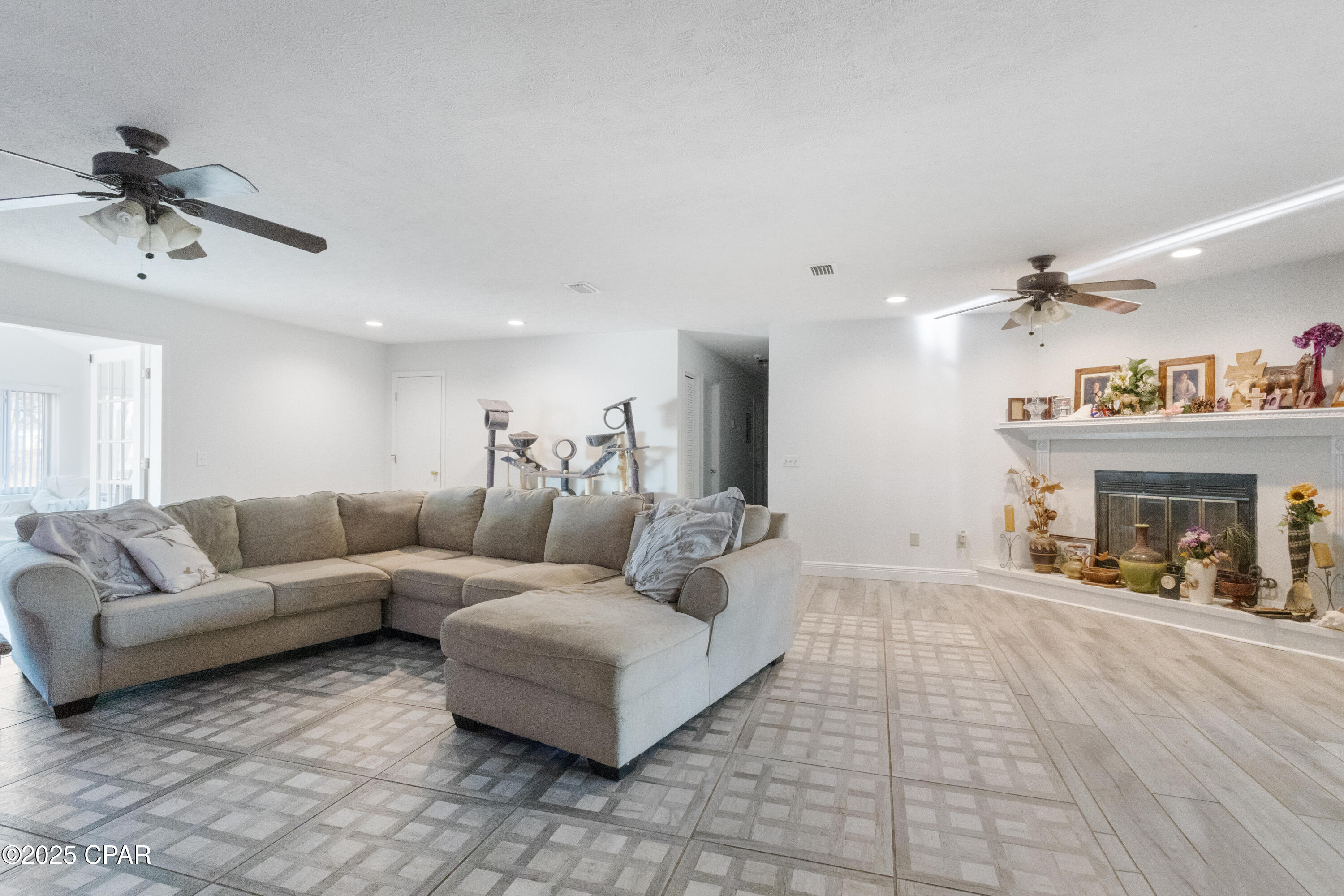 Listing photo id 7 for 2742 390 Highway