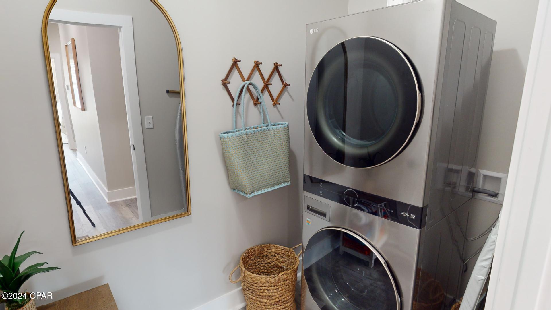 Image 19 For 304 Long Avenue