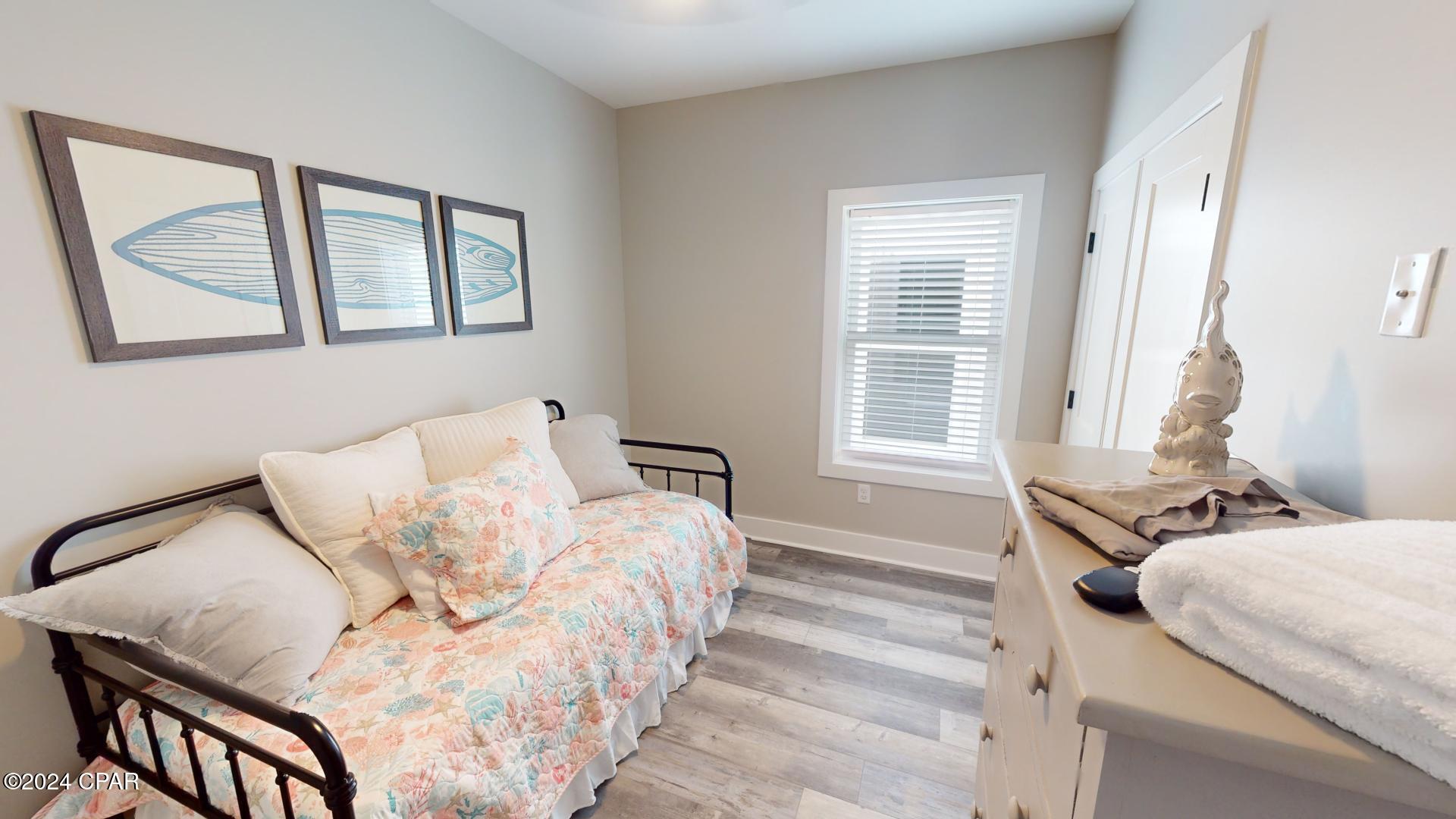 Image 20 For 304 Long Avenue