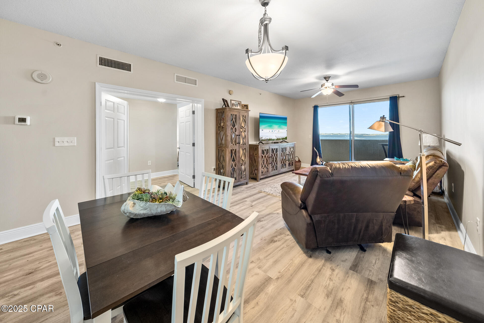 Image 9 For 2400 Grandiflora Boulevard E407