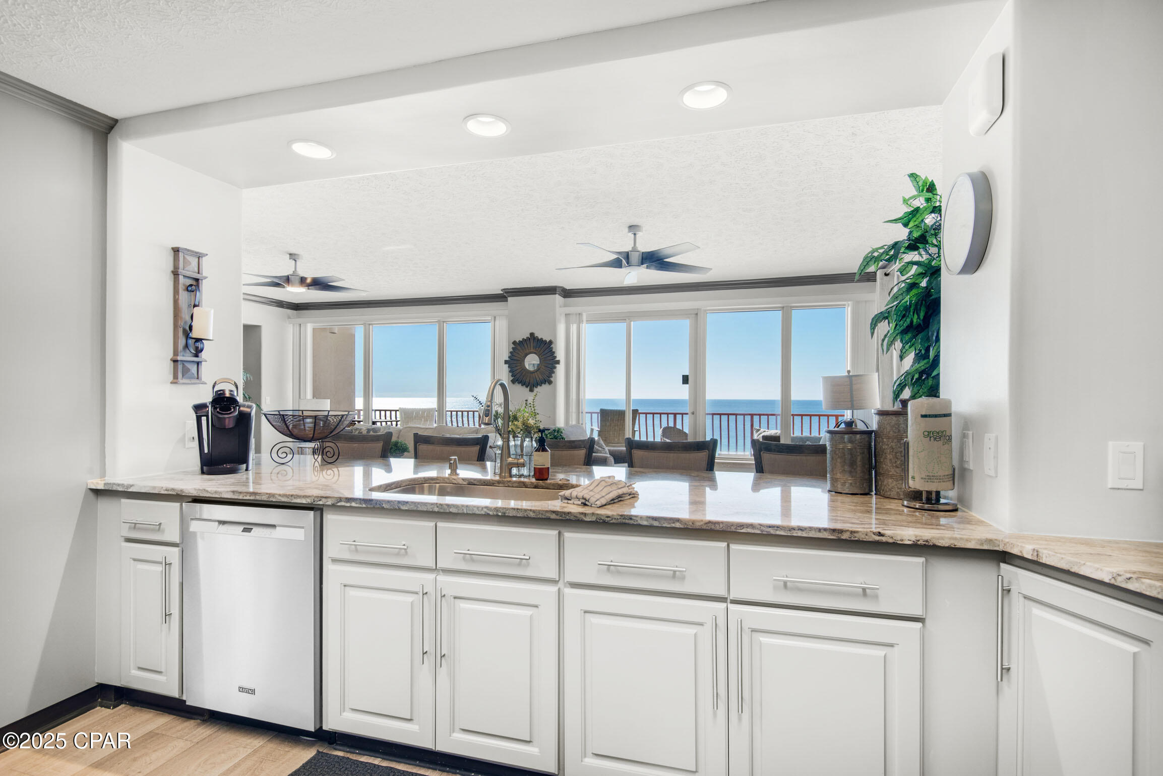 Image 12 For 7115 Thomas Drive 901