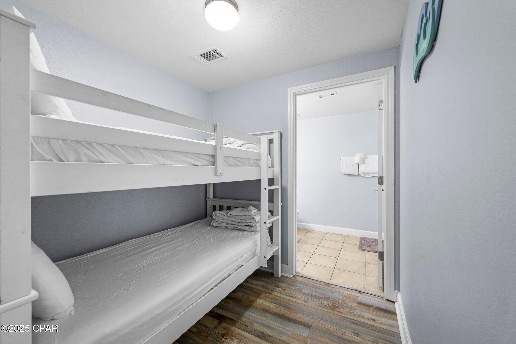 Image 17 For 9900 Thomas Drive 2009