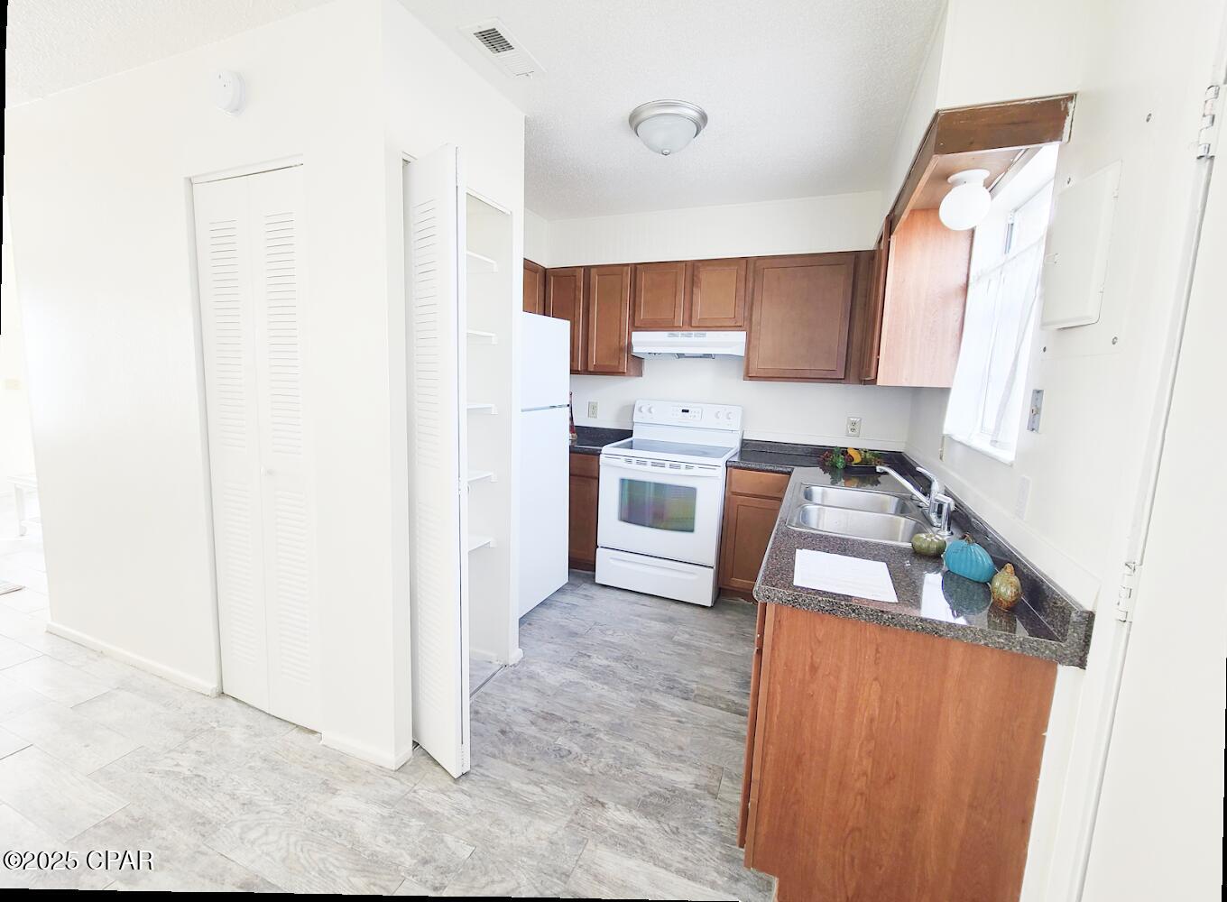 Image 8 For 201 25th Street G127