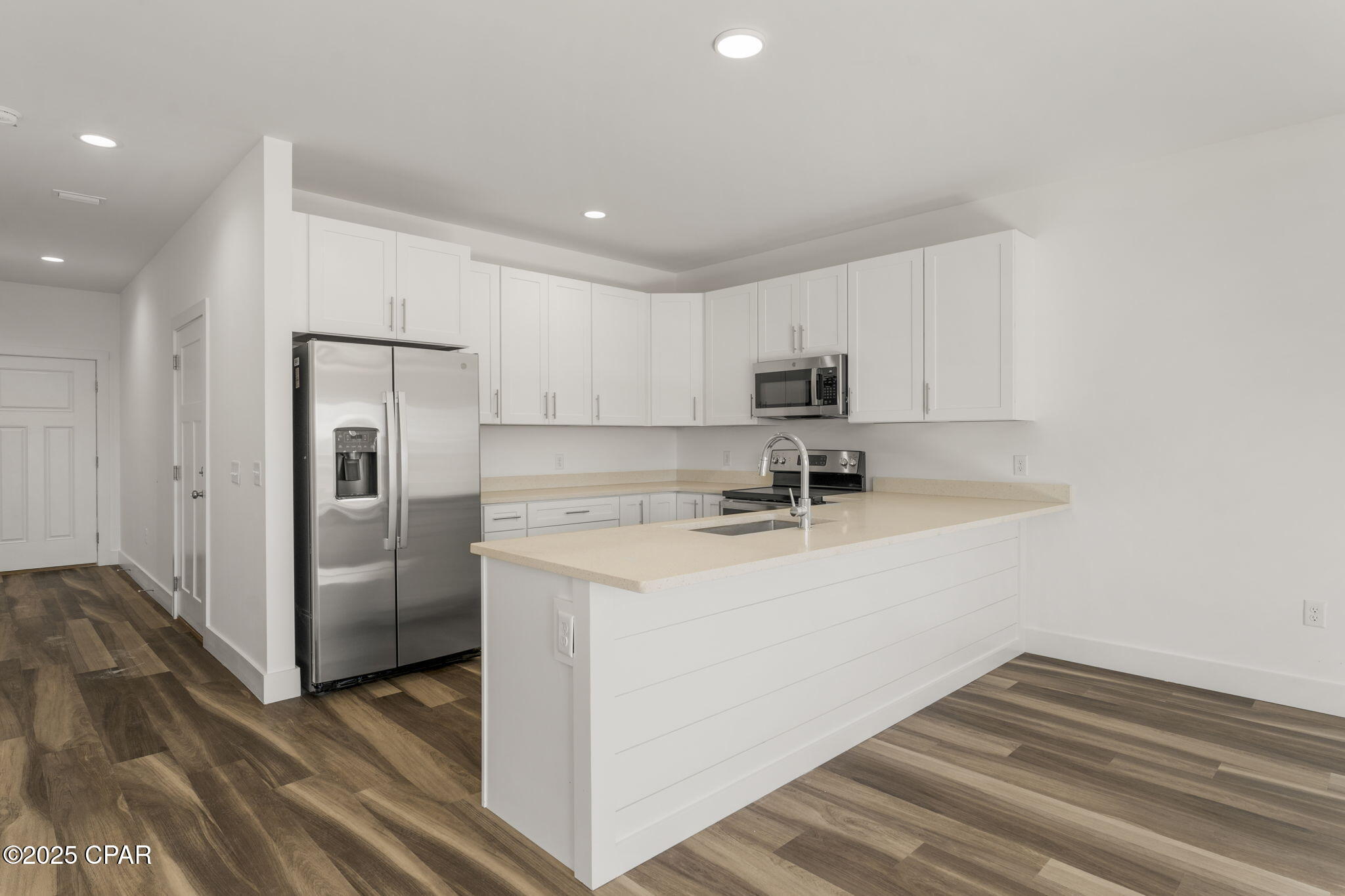 Image 9 For 7031 Patronis Drive