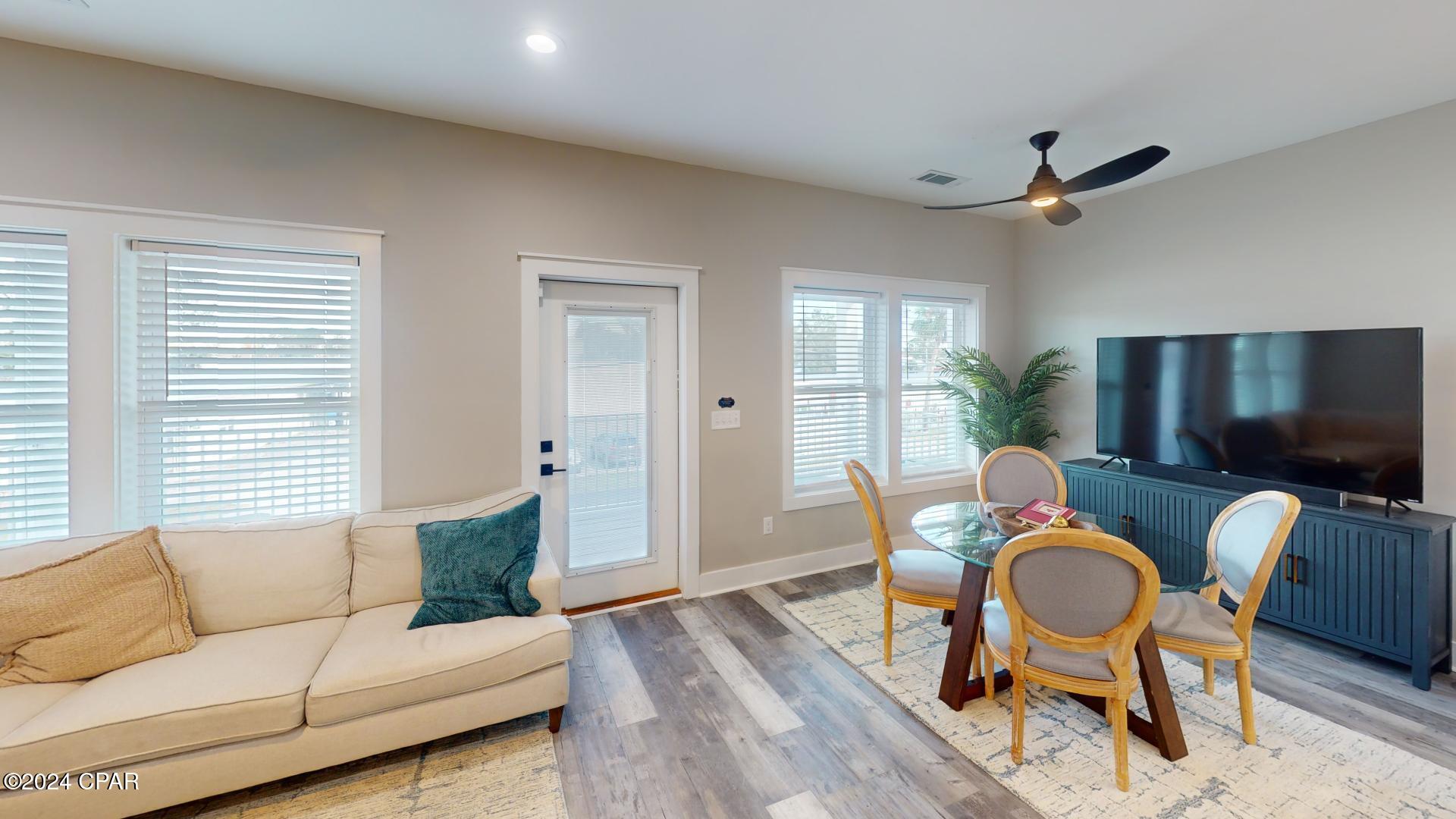 Image 15 For 304 Long Avenue