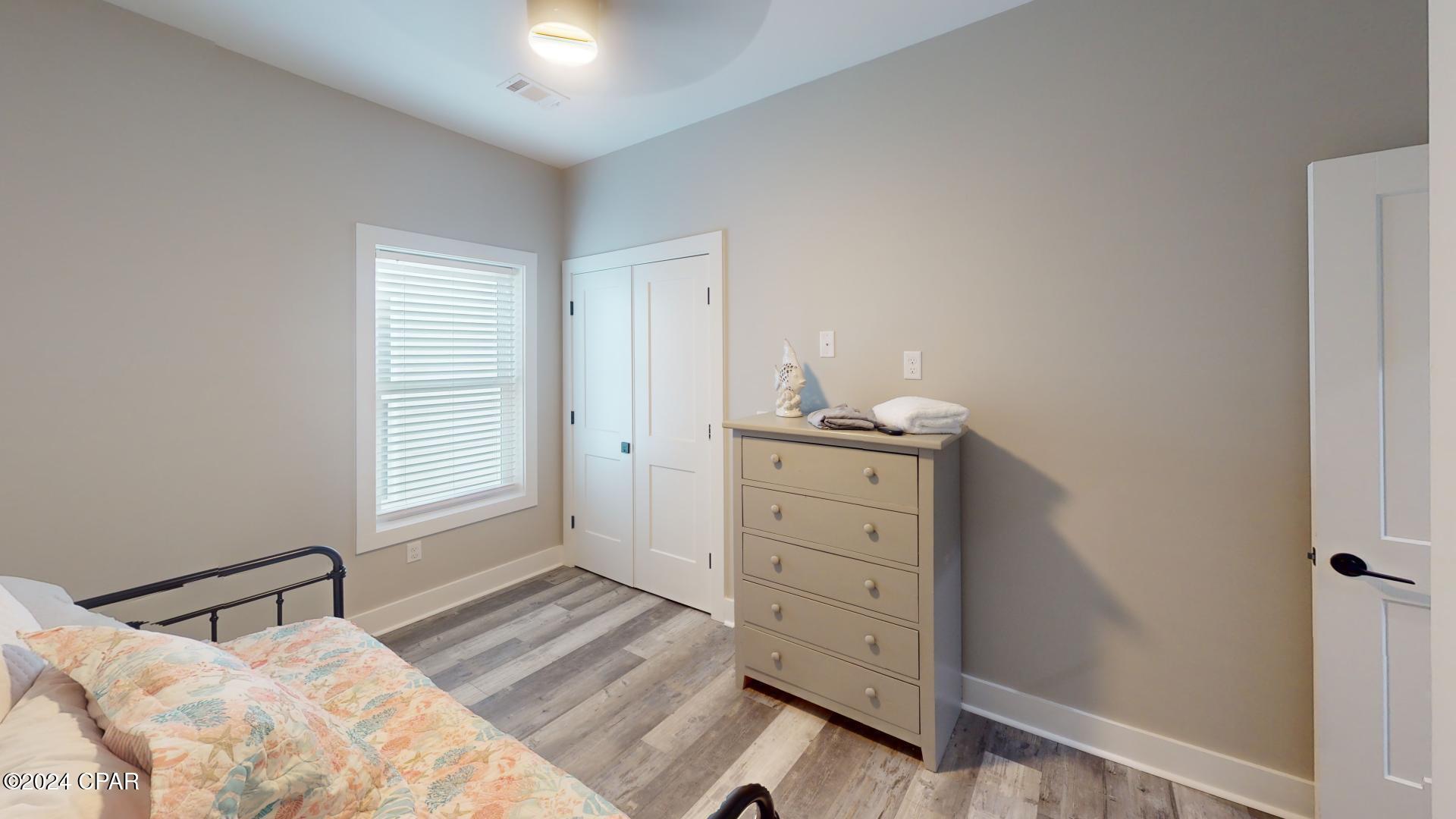 Image 31 For 304 Long Avenue