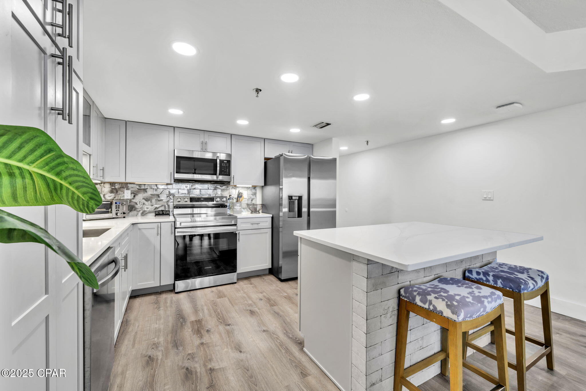 Image 10 For 6201 Thomas Drive 409